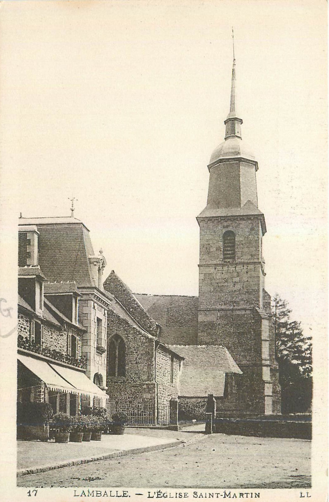 CPA Lamballe L'Eglise Saint Martin 