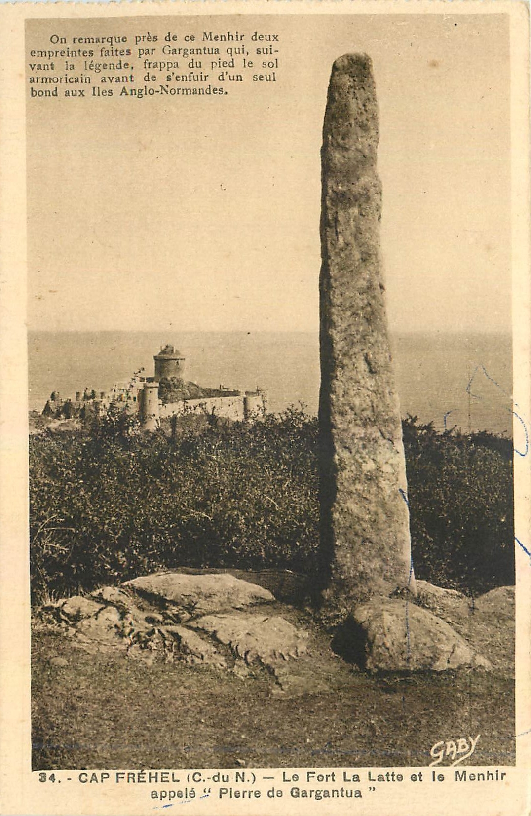CPA Cap Frehel C du N Le FOrt La Latte et le Menhir 