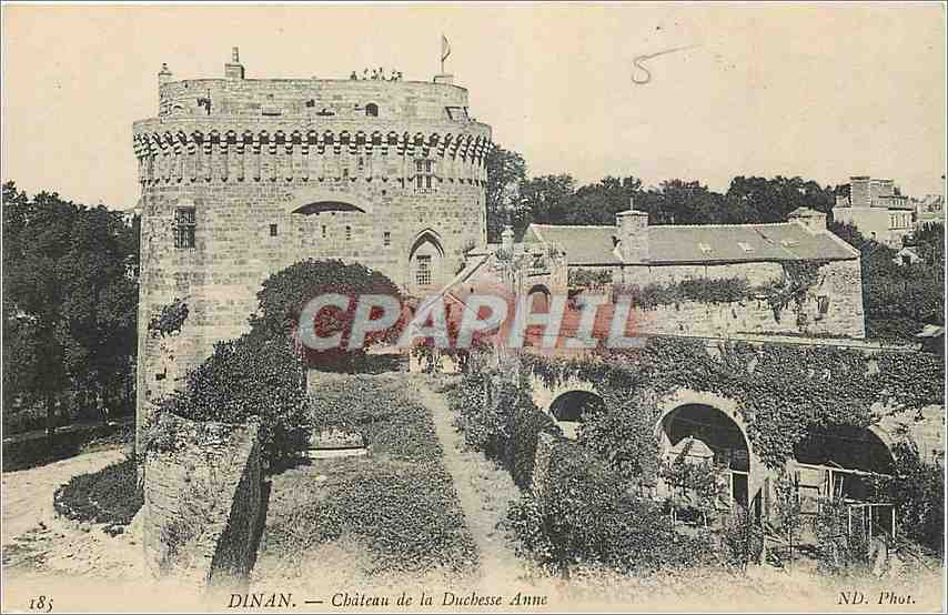 Dinan — Château de la Duchesse Anne — ND. Phot.