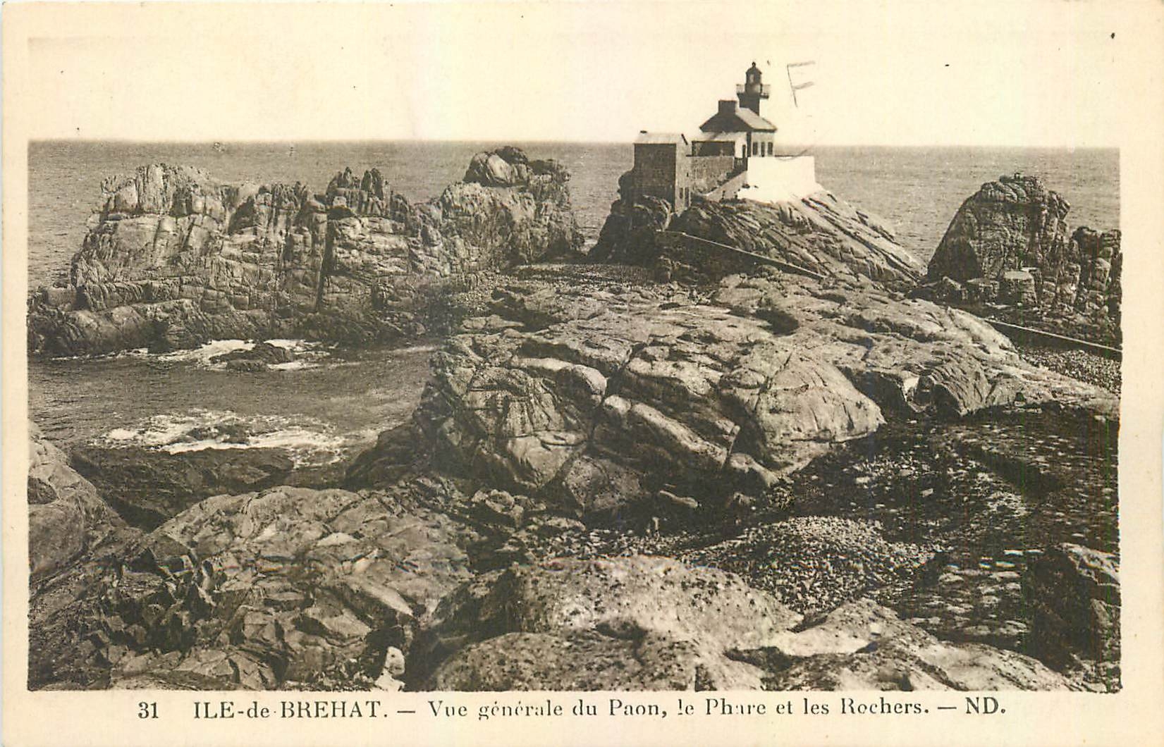 CPA Ile de Brehat Vue generale du Paon le Phare et les Rochers 