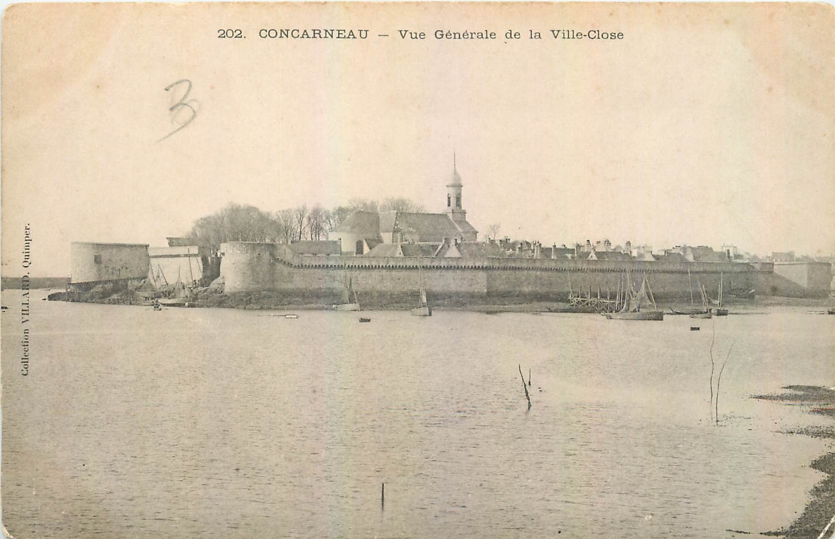 CPA Concarneau Vue Generale de la Ville Close 