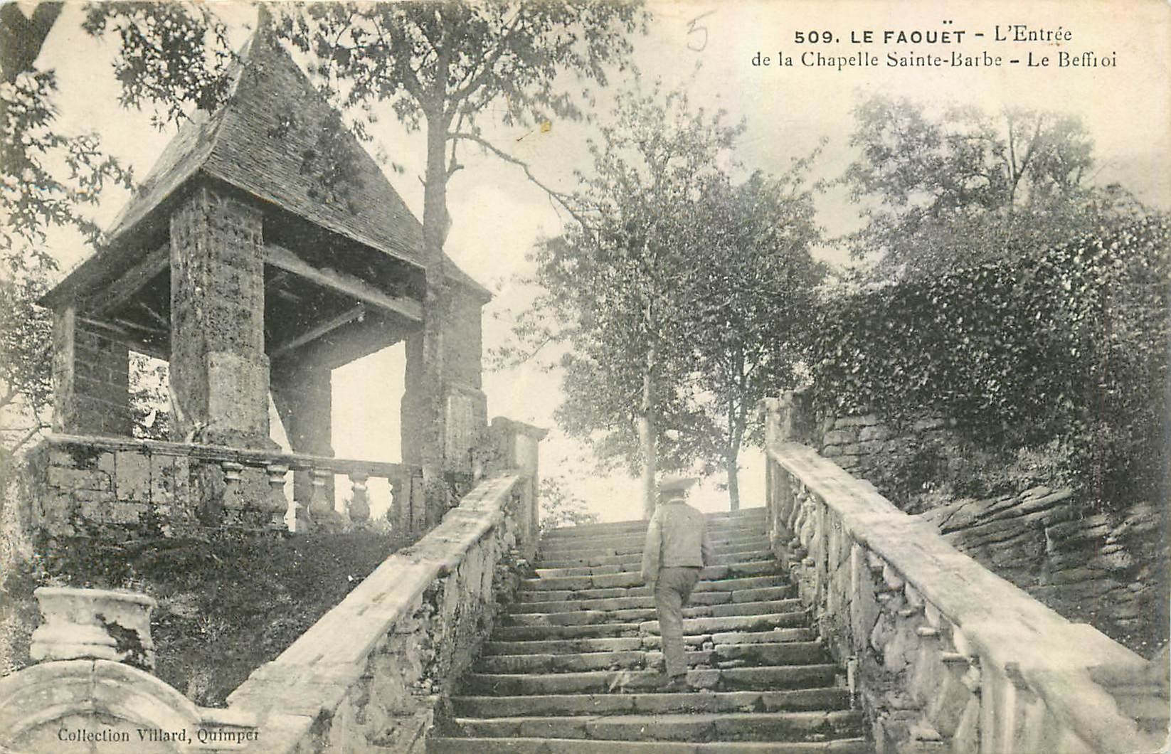 CPA Le Faouet L'Entree de la Chapelle Sainte Barbe 