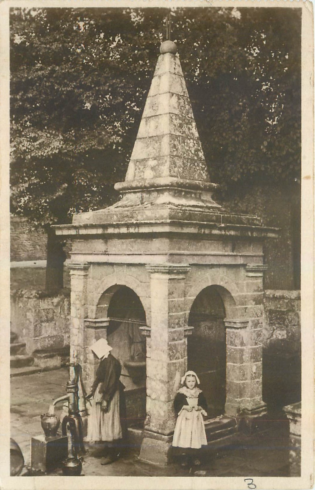 CPA Carnac Fontaine Sainte Cornelie 