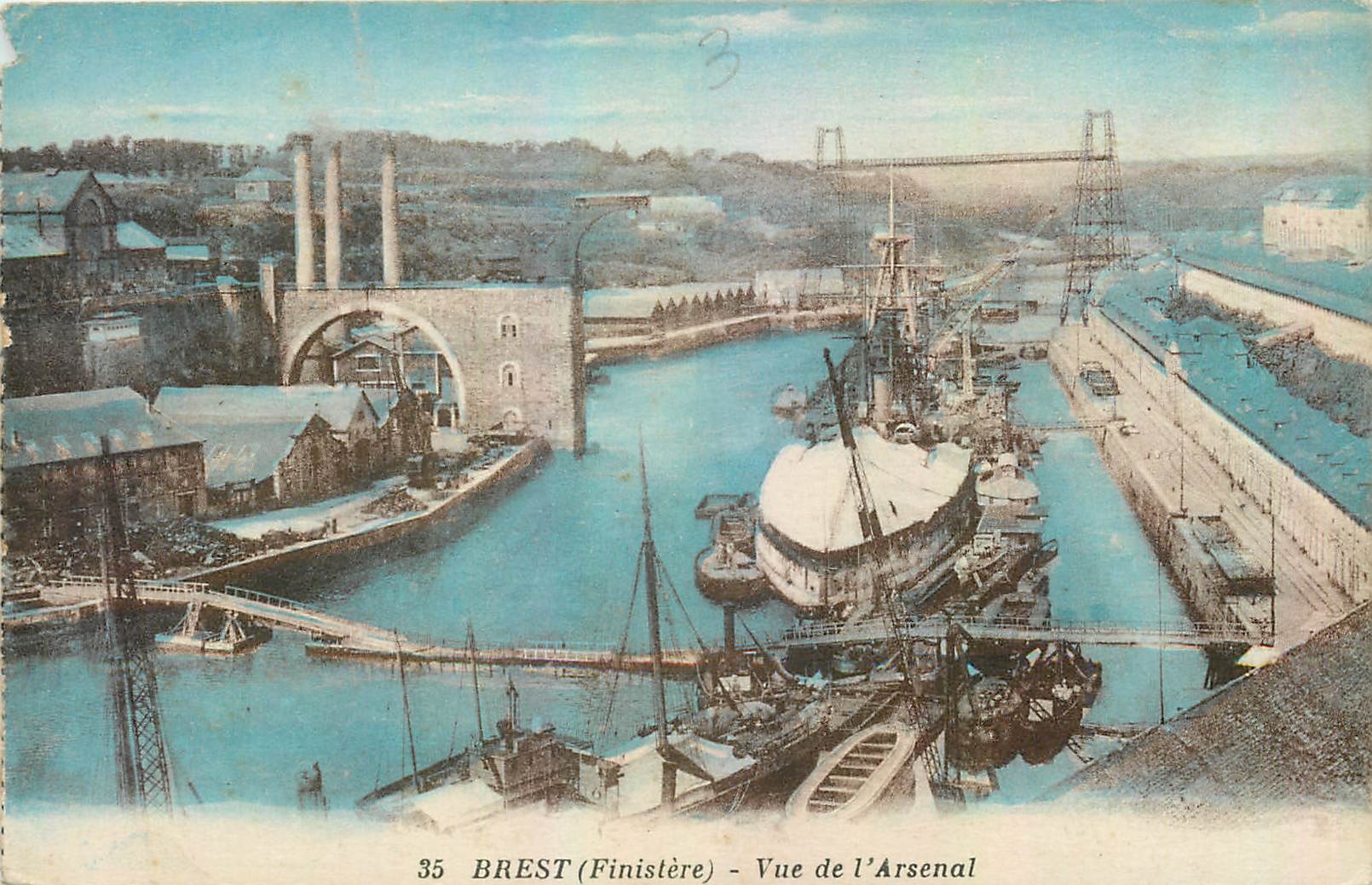 CPA Brest Finistere Vue de l'Arsenal Bateau