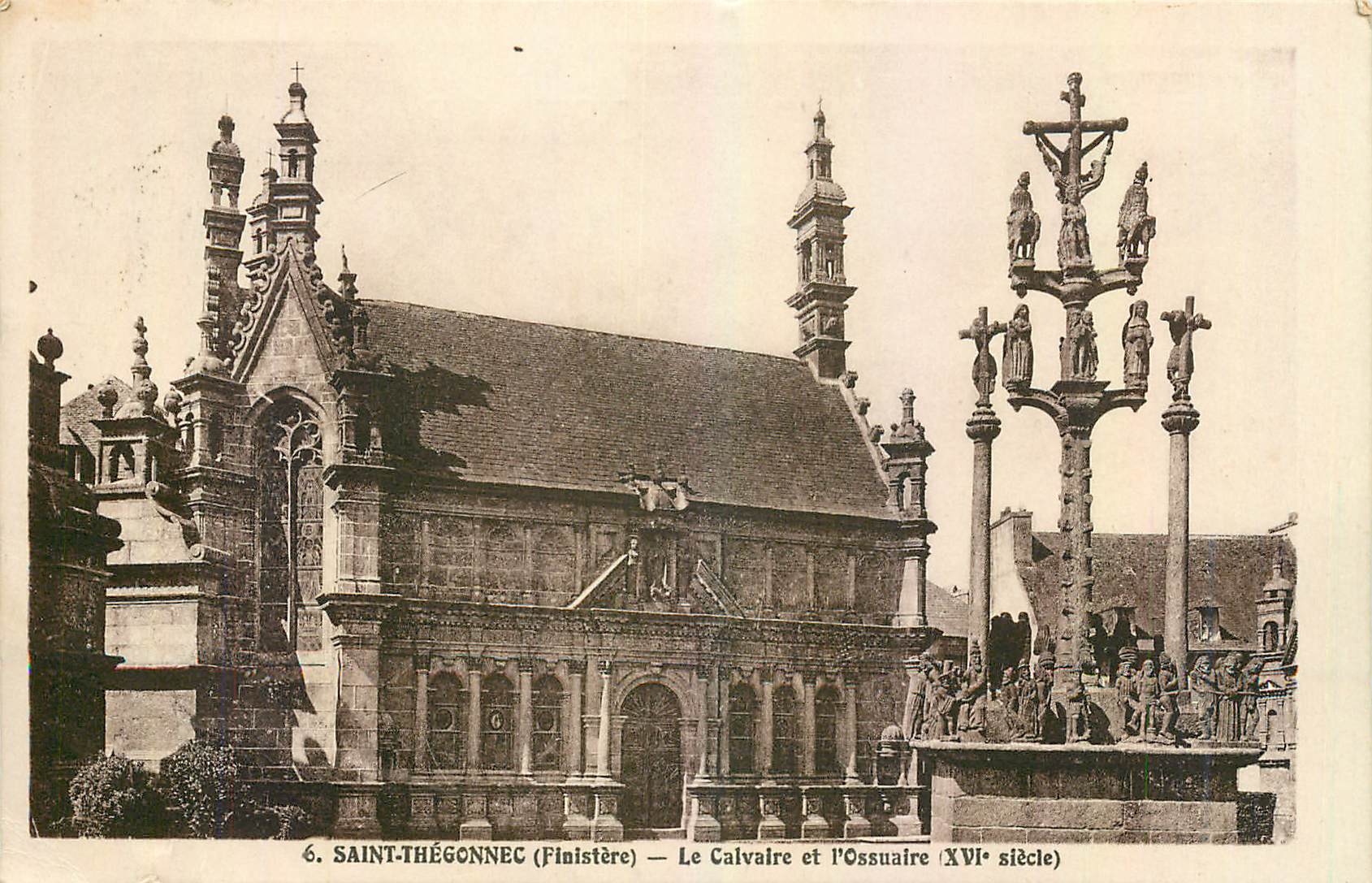 CPA Saint Thegonnec Finistere Le Calvaire et l'Ossuaire 