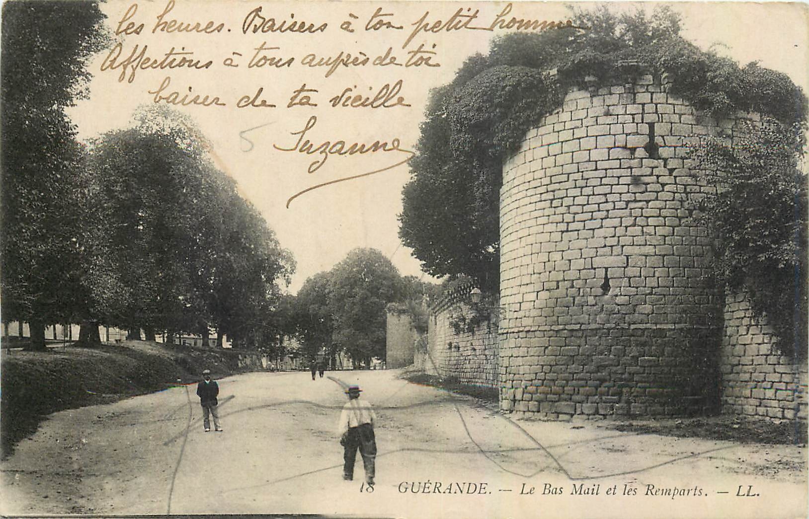 CPA Guerande Le Bas Mail et les Remparts 