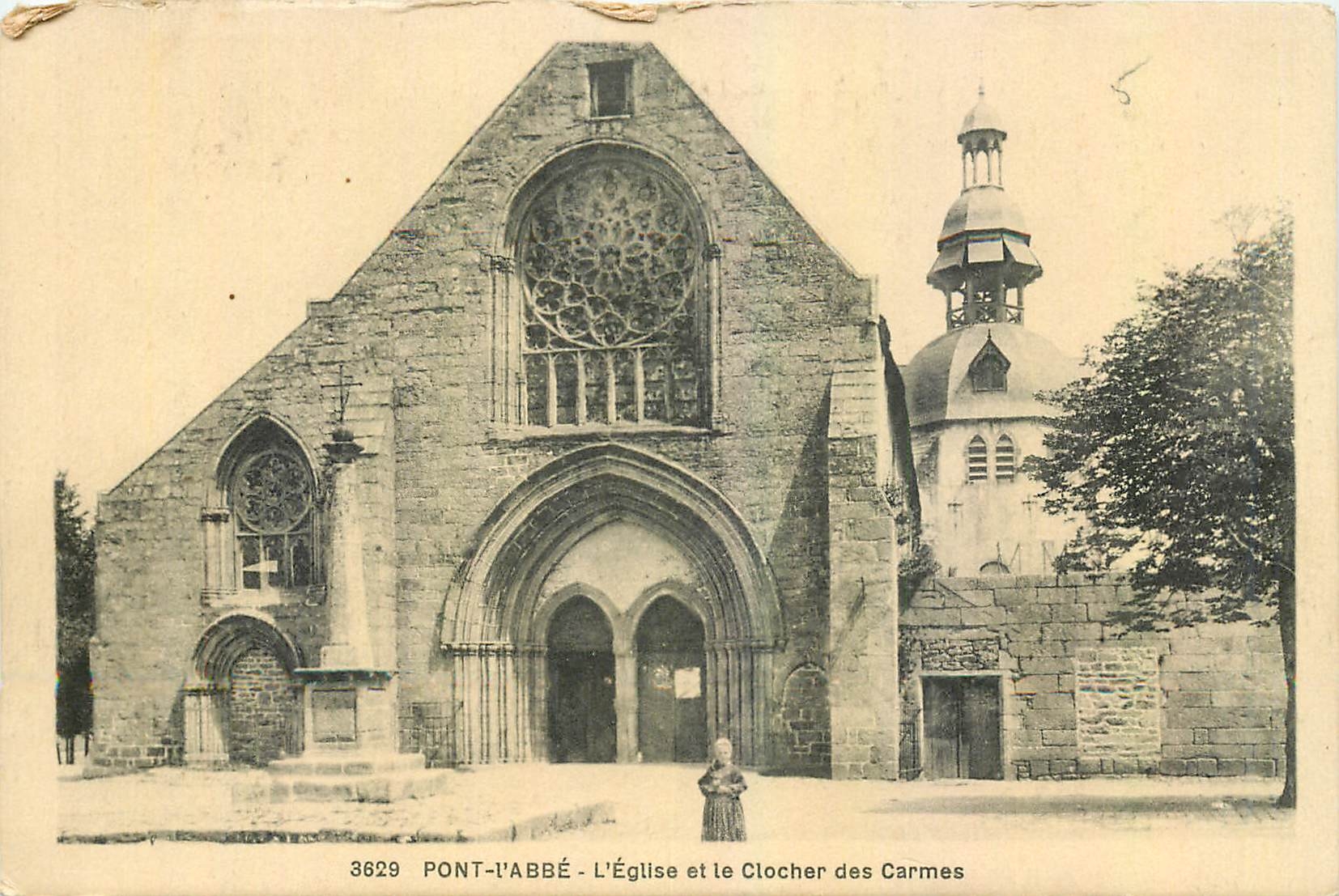 CPA Pont l'Abbe L'Eglise et le Clocher des Carmes 
