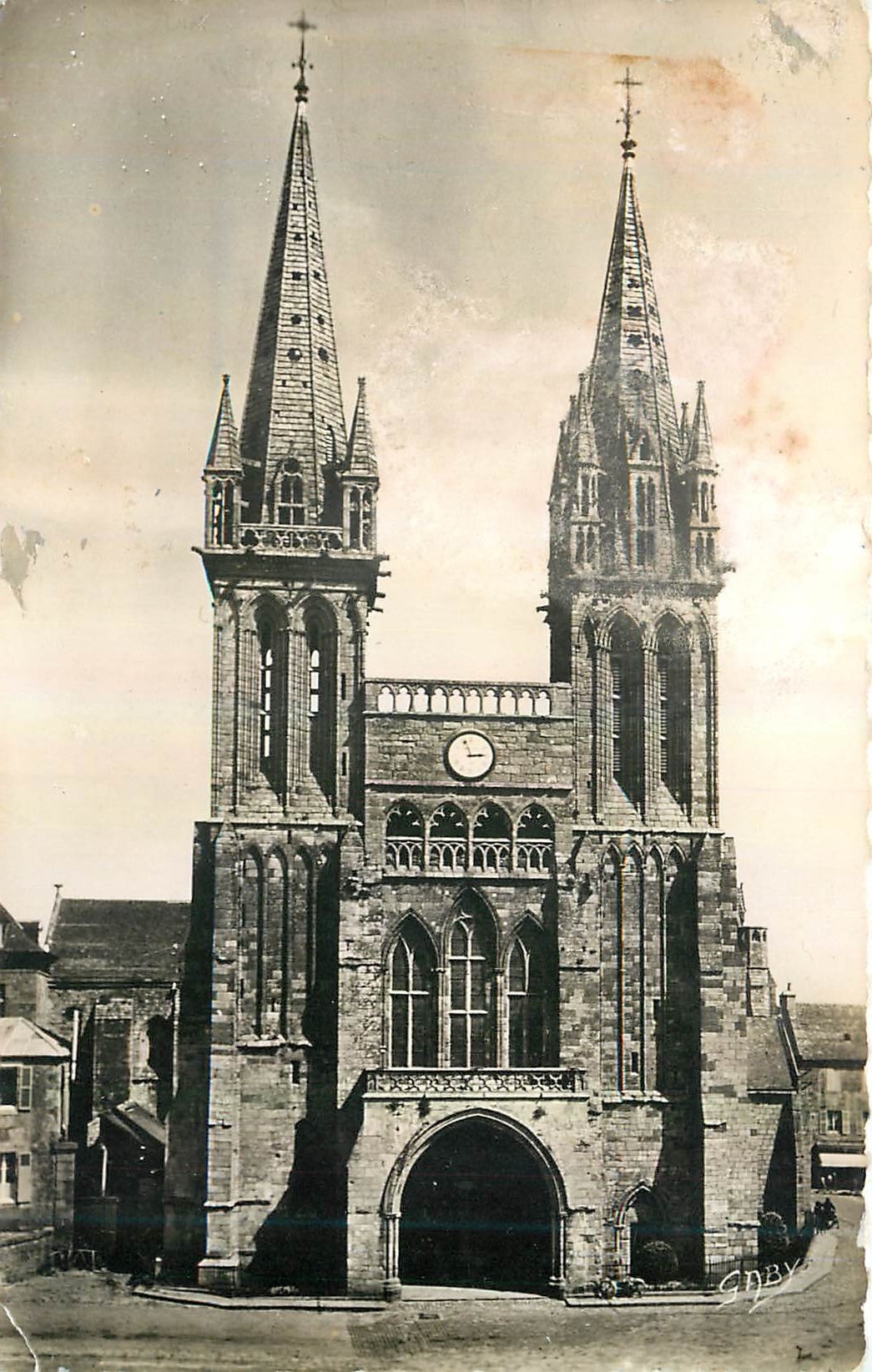 CPM Saint Pol de Leon Finistere La Cathedrale 
