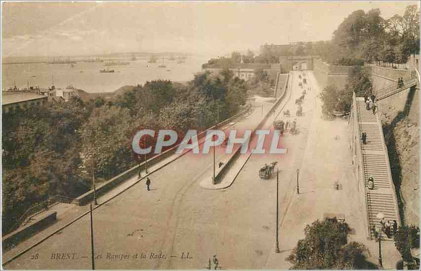 CPA Brest Les Rampes et la Rade 