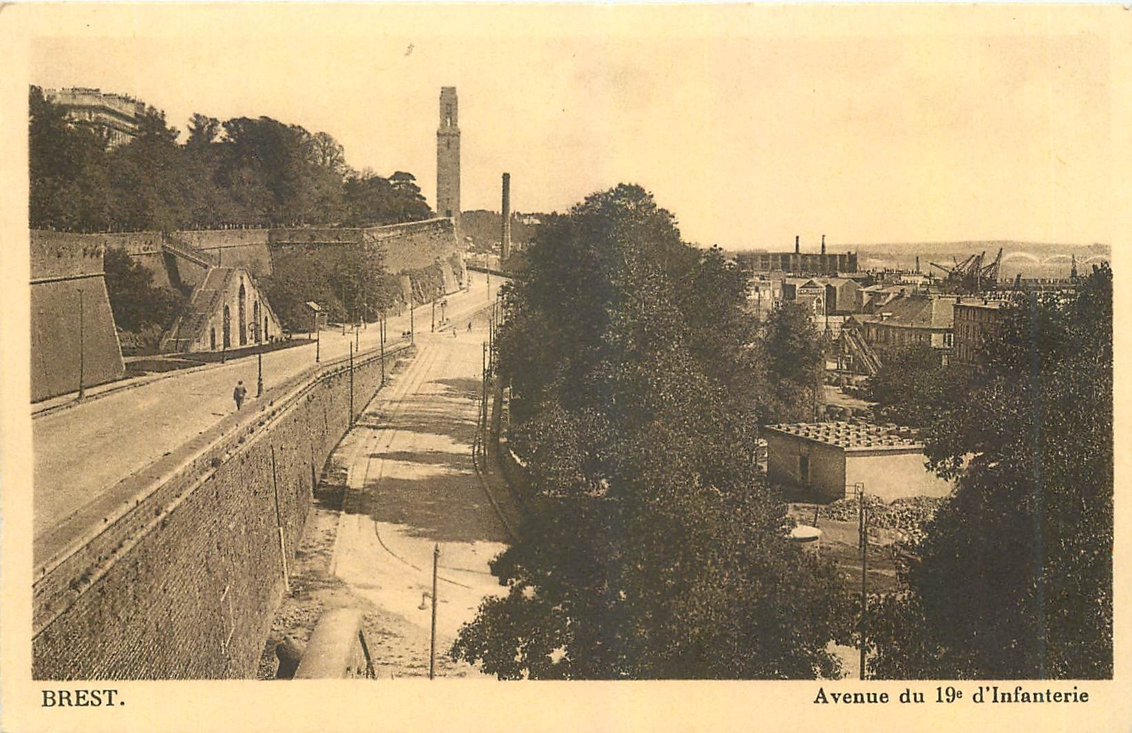 CPA Brest Avenue du 19 d'Infanterie 