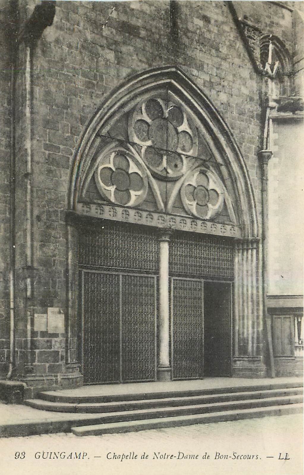 CPA Guingamp Chapelle de Notre Dame de Bon Secours 