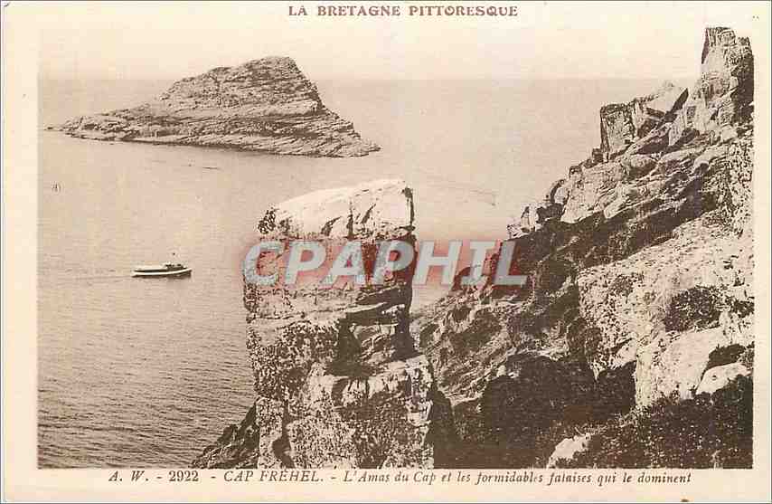 CPA Cap Frehel L'Amas du Cap et les formidables falaises qui le dominent 