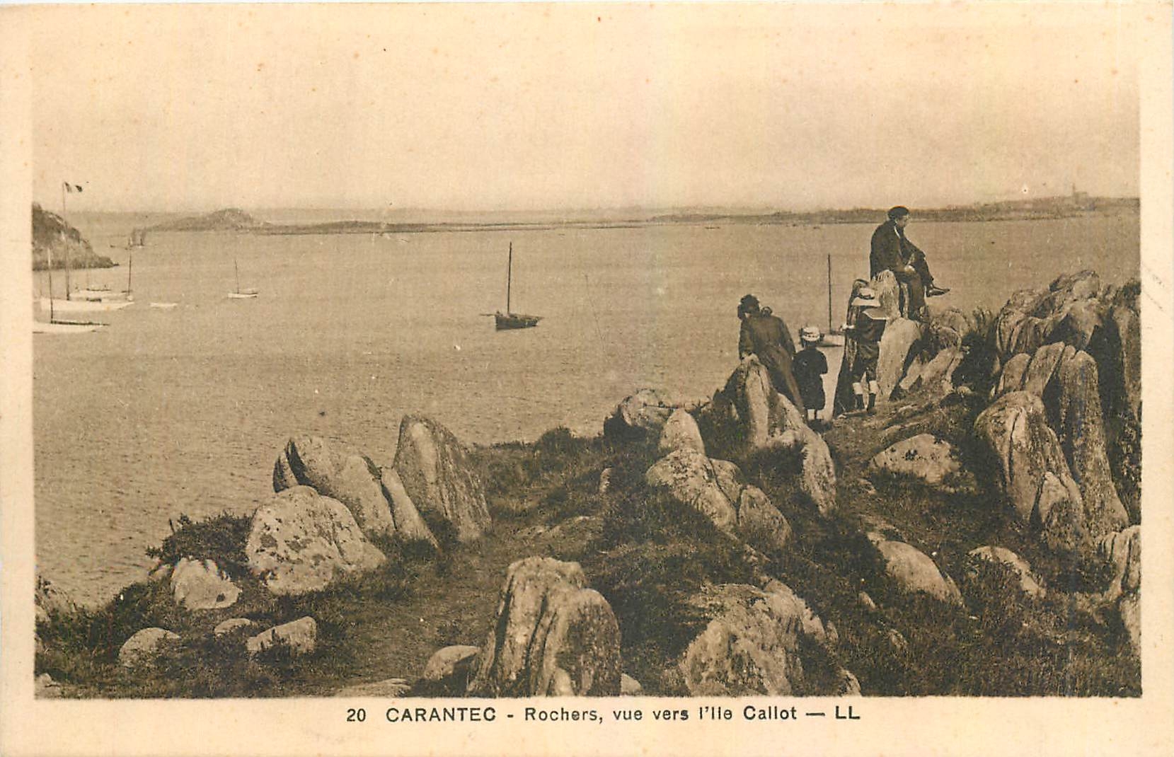 CPA Carantec Rochers vue vers I'lle Callot 