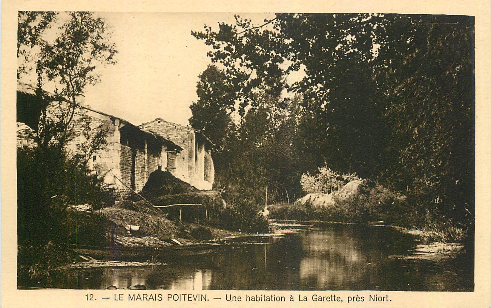 CPA Le Marais Poitevin Une habitation a La Garette pres Niort 