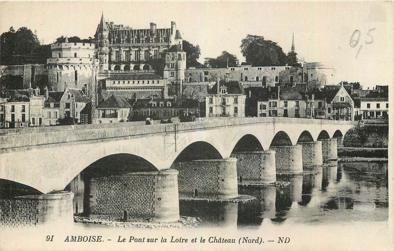 CPA Amboise Le Pont sur la Loire et le Chateau Nord 