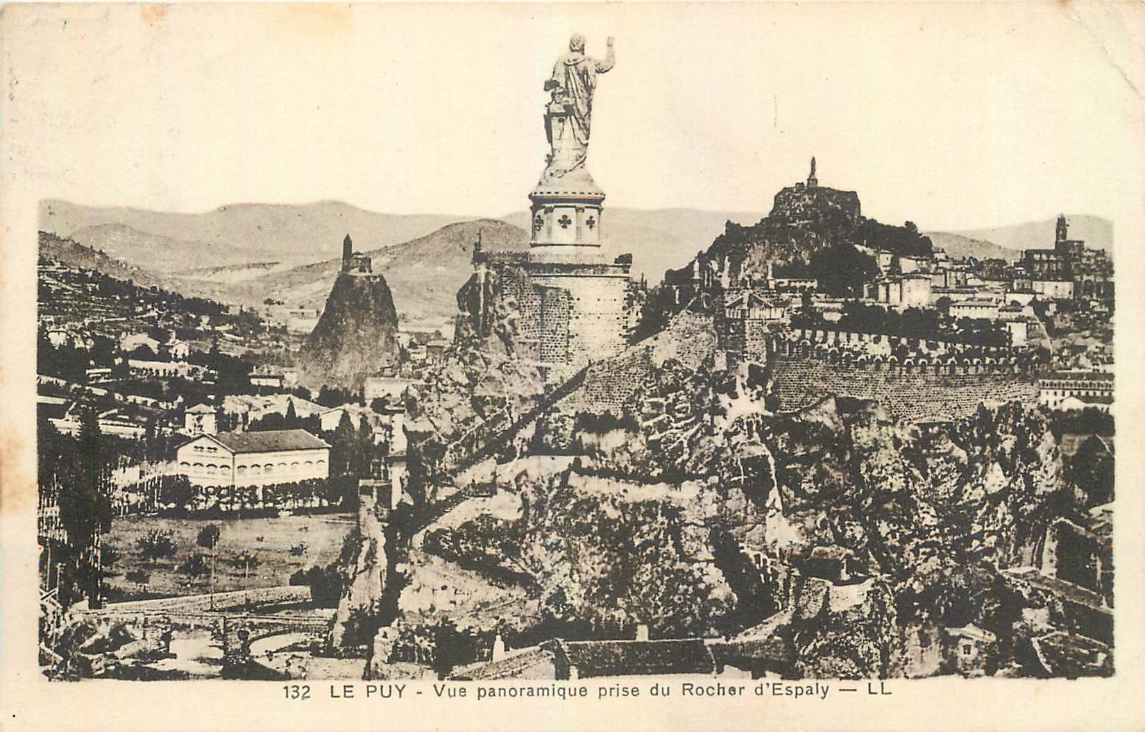 Le Puy - Vue panoramique prise du Rocher d'Espaly — LL