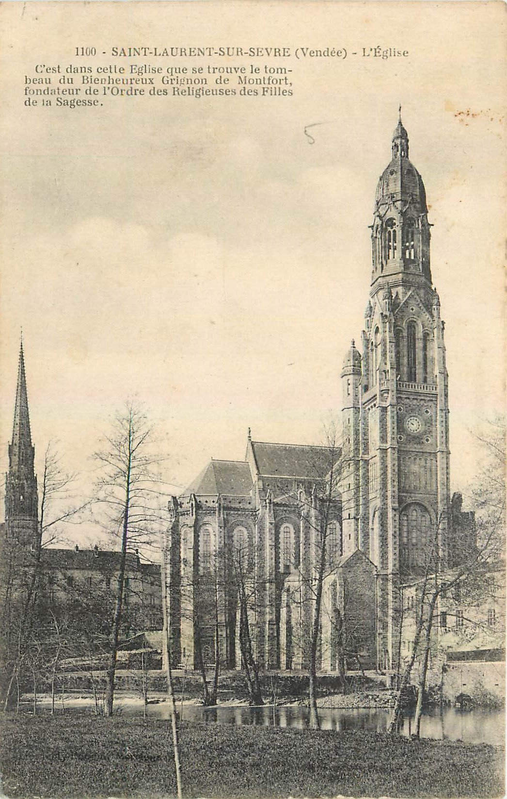 CPA Saint Laurent sur Sevre Vendee L'Eglise 