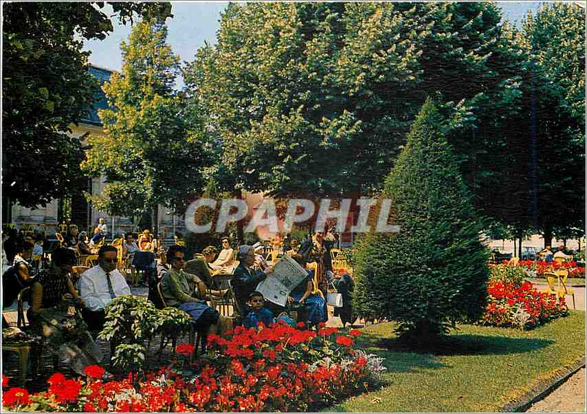CPM Vichy Allier Le parc de la galerie Napoleon 