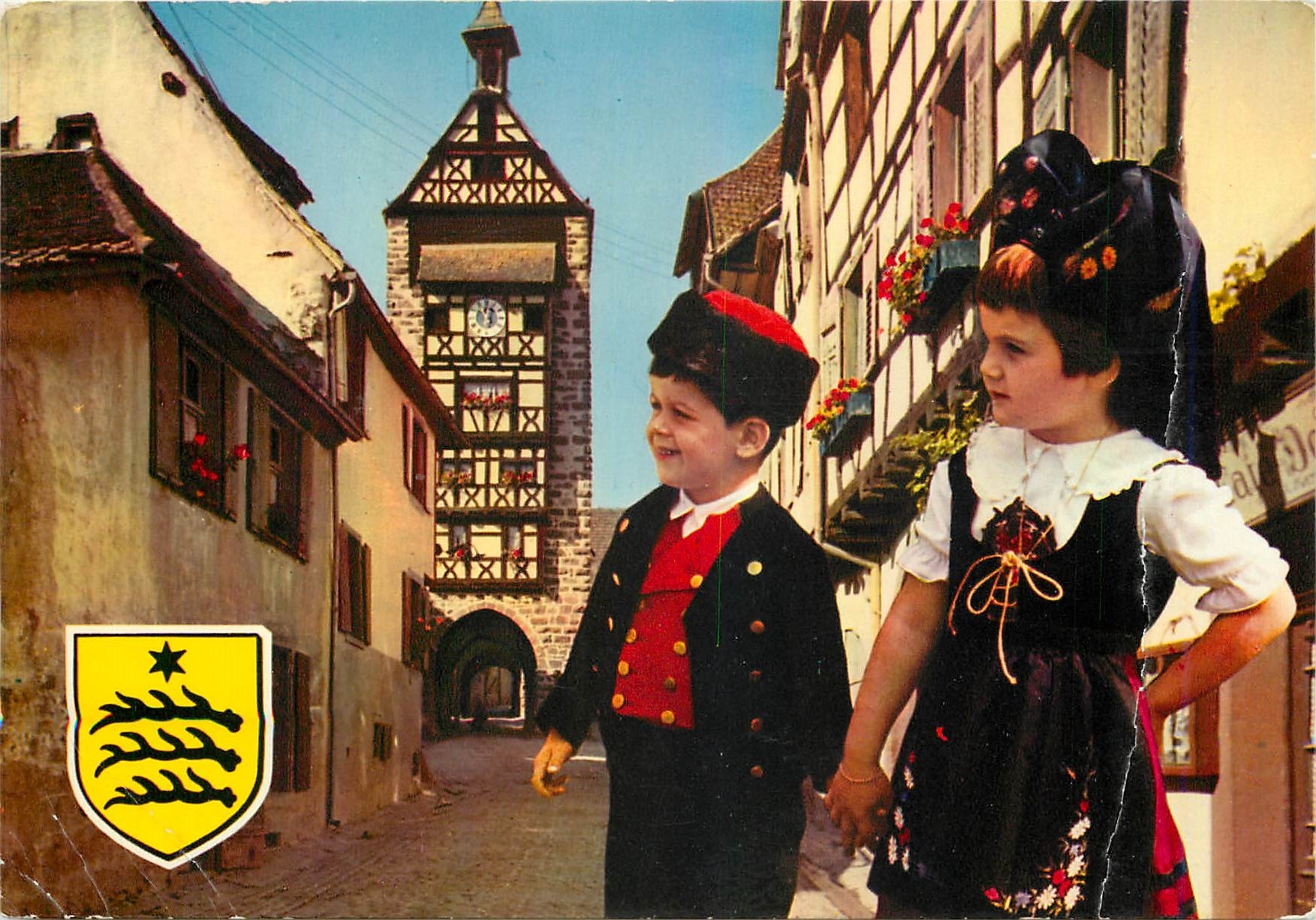 CPM Riquewihr Haut Rhin L'elegante tour du Dolder Enfants Folklore