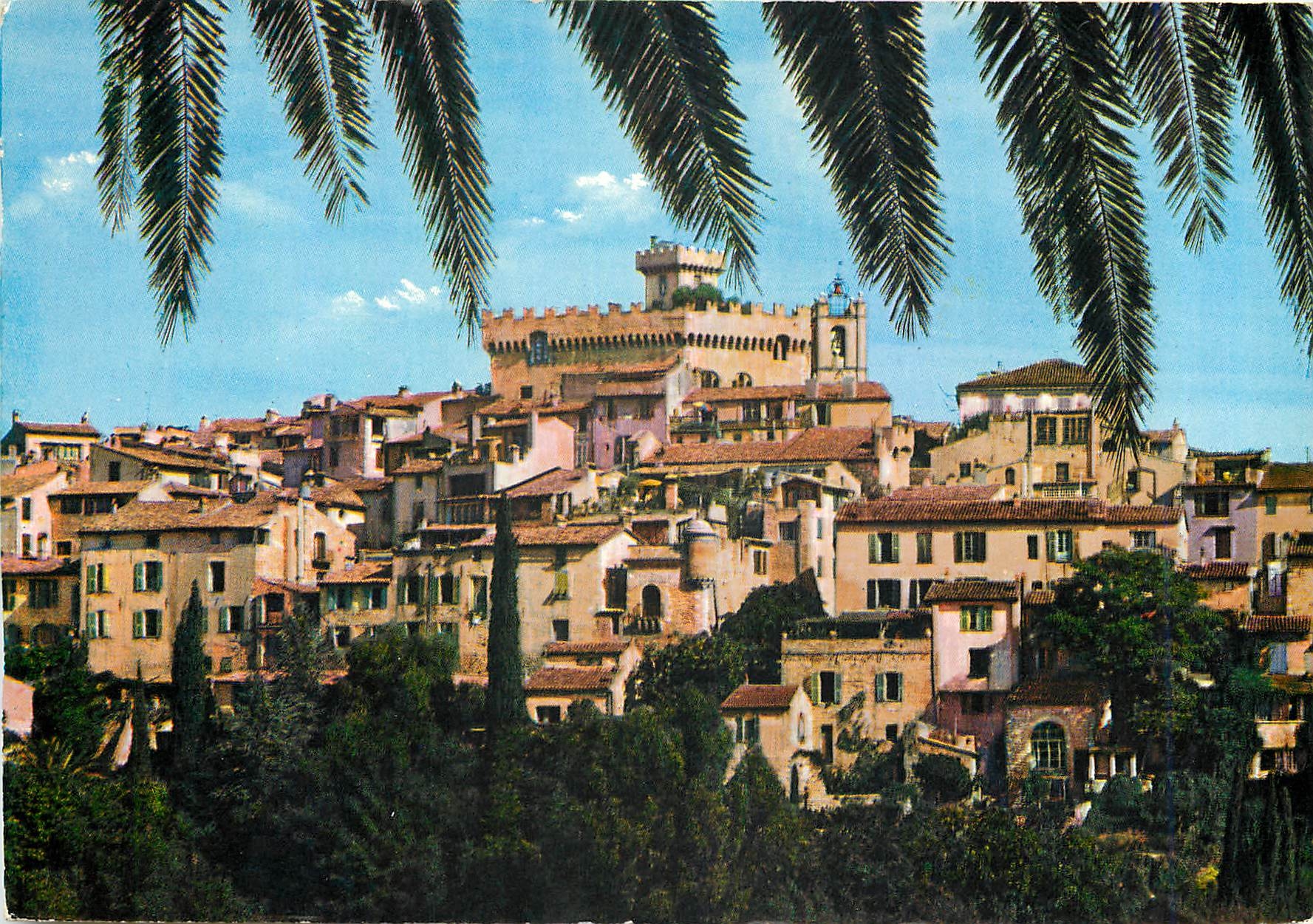 CPM Cagnes sur Mer La Vieille Ville Le Chateau vus de l'Hubac 
