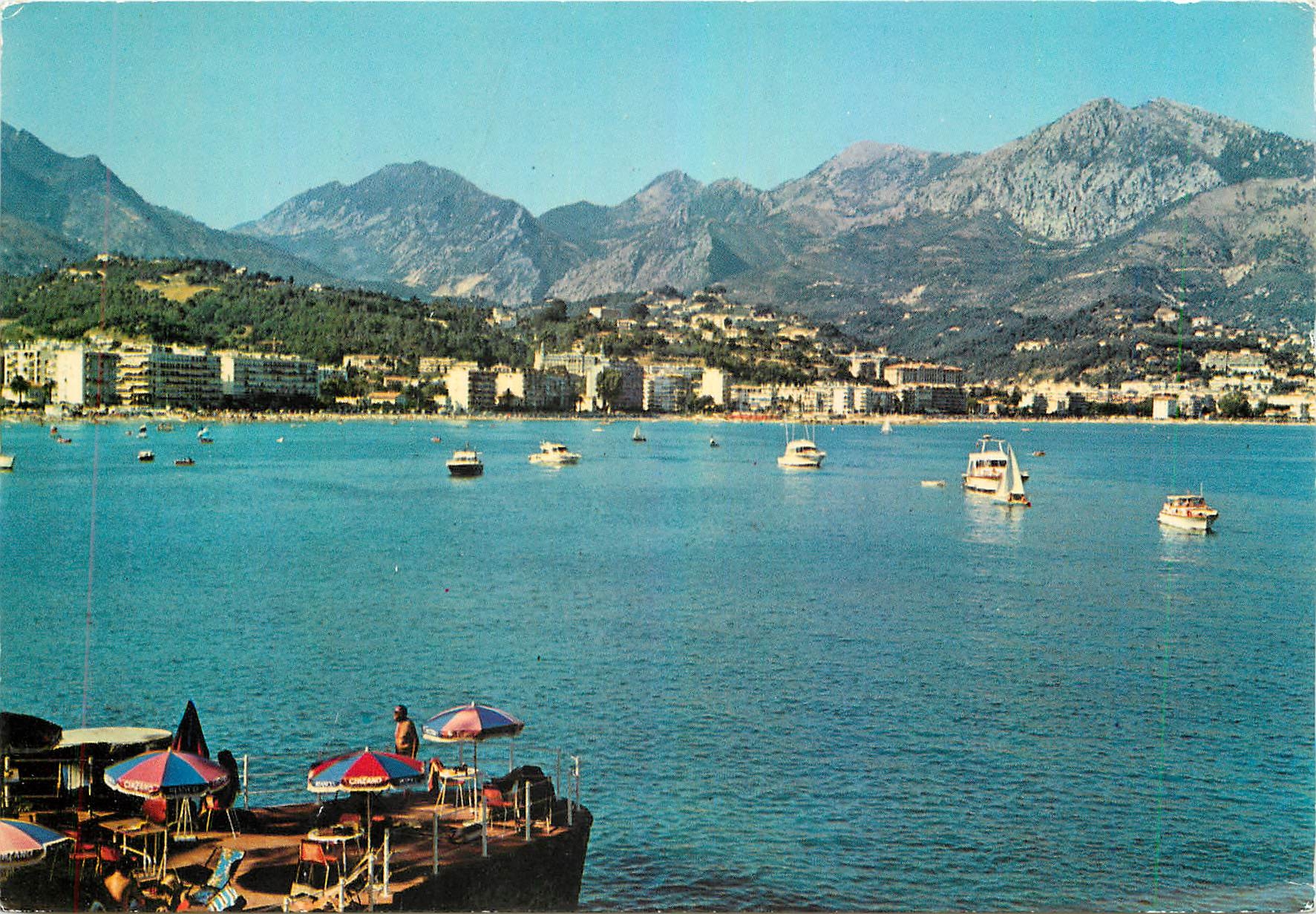 CPM Menton Les plages de Carnoles et la Ville vues du Cap Martin 