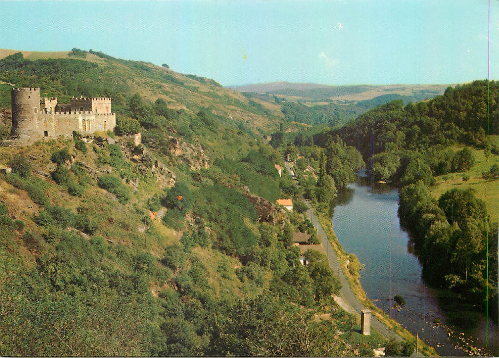 CPM Le Chateau de Chouvigny et la Vallee de la Sioule 