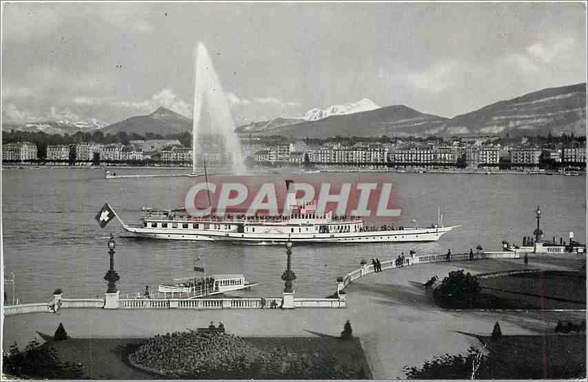CPM Geneva La rade  le jet d'eau et le Mont Blanc Bateau
