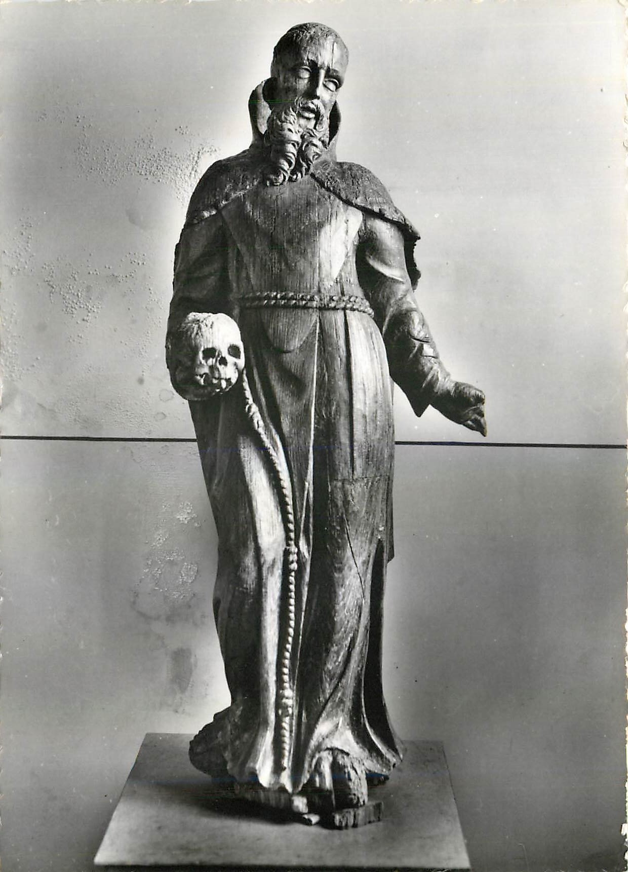 CPM Saint Francois d'Assise Il porte le costume des Tiercelins 