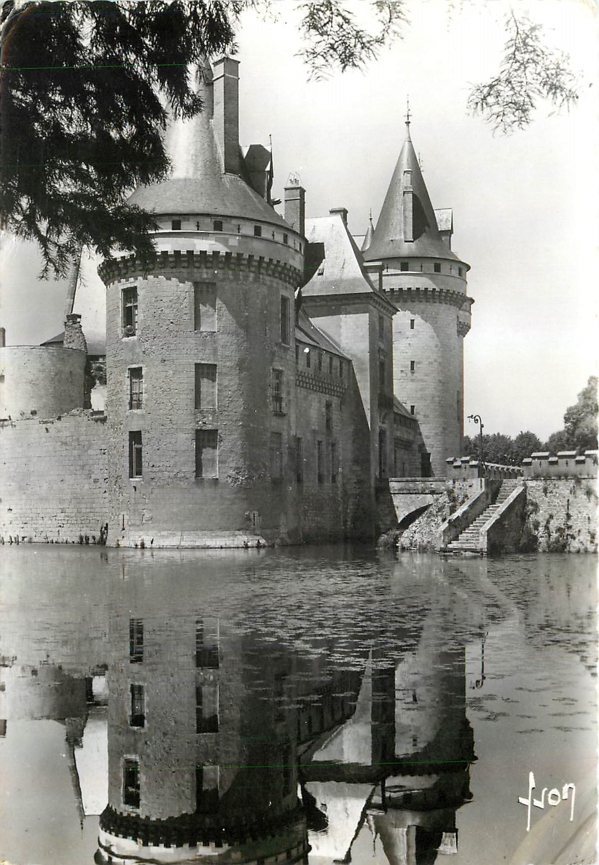 CPM Sully sur Loire Loiret Le Chateau Cote Sud Est sur La Sange 