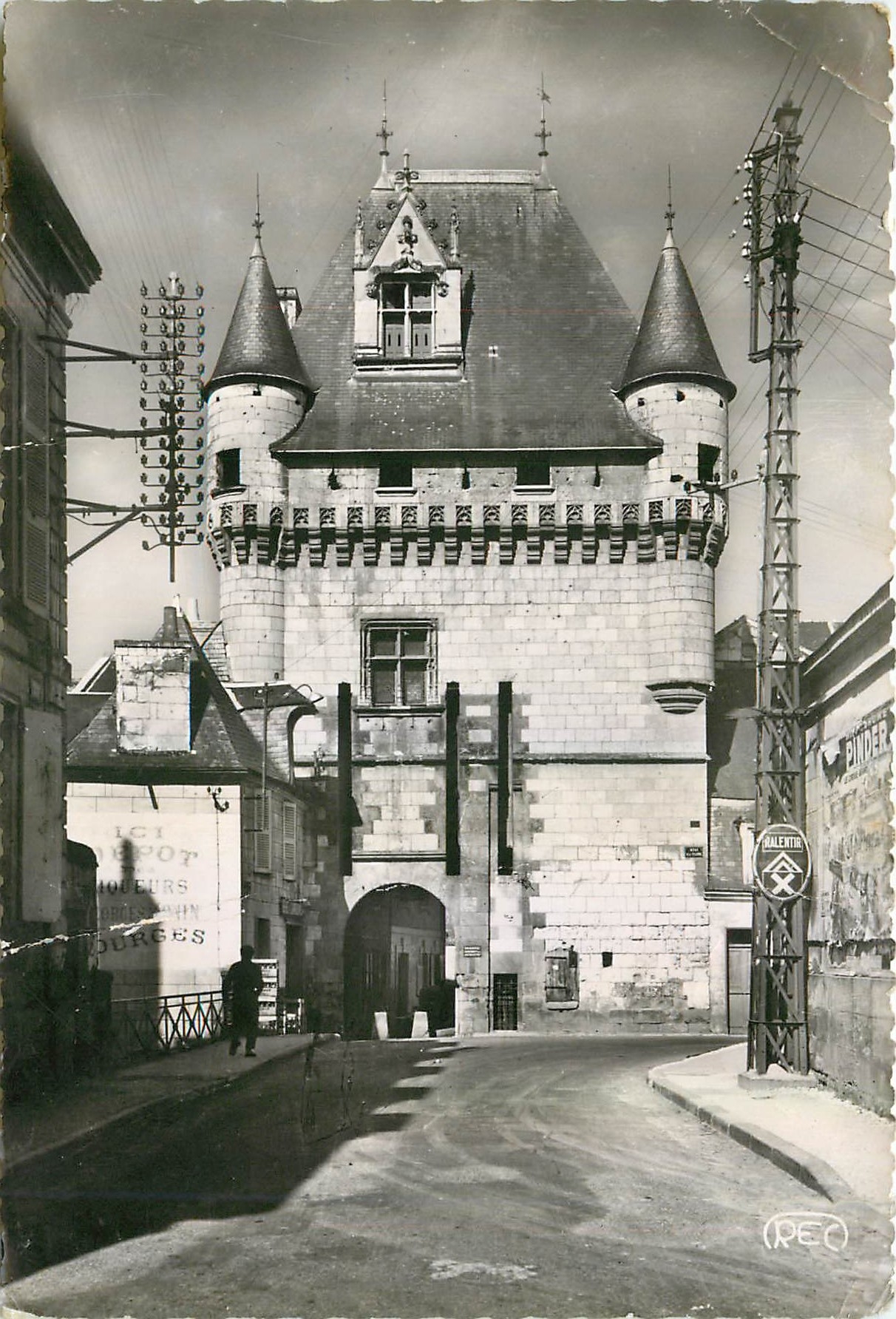 CPM Loches Indre Loire La Porte des Cordeliers 