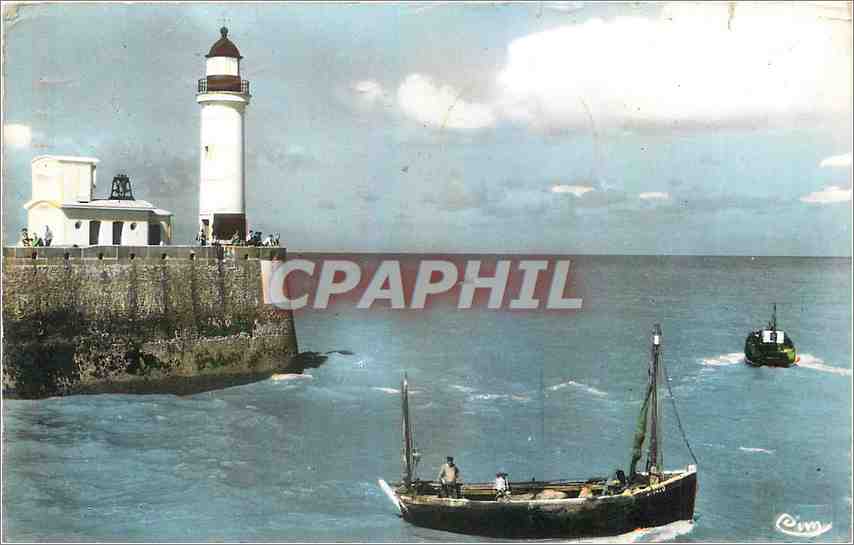 CPM Le Treport Seine Maritime Le Phare Bateau