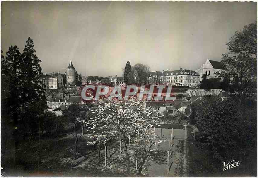 Châteaudun — Panorama pris des jardins vers le château et le donjon (à gauche) — Éditions Valoire, Blois