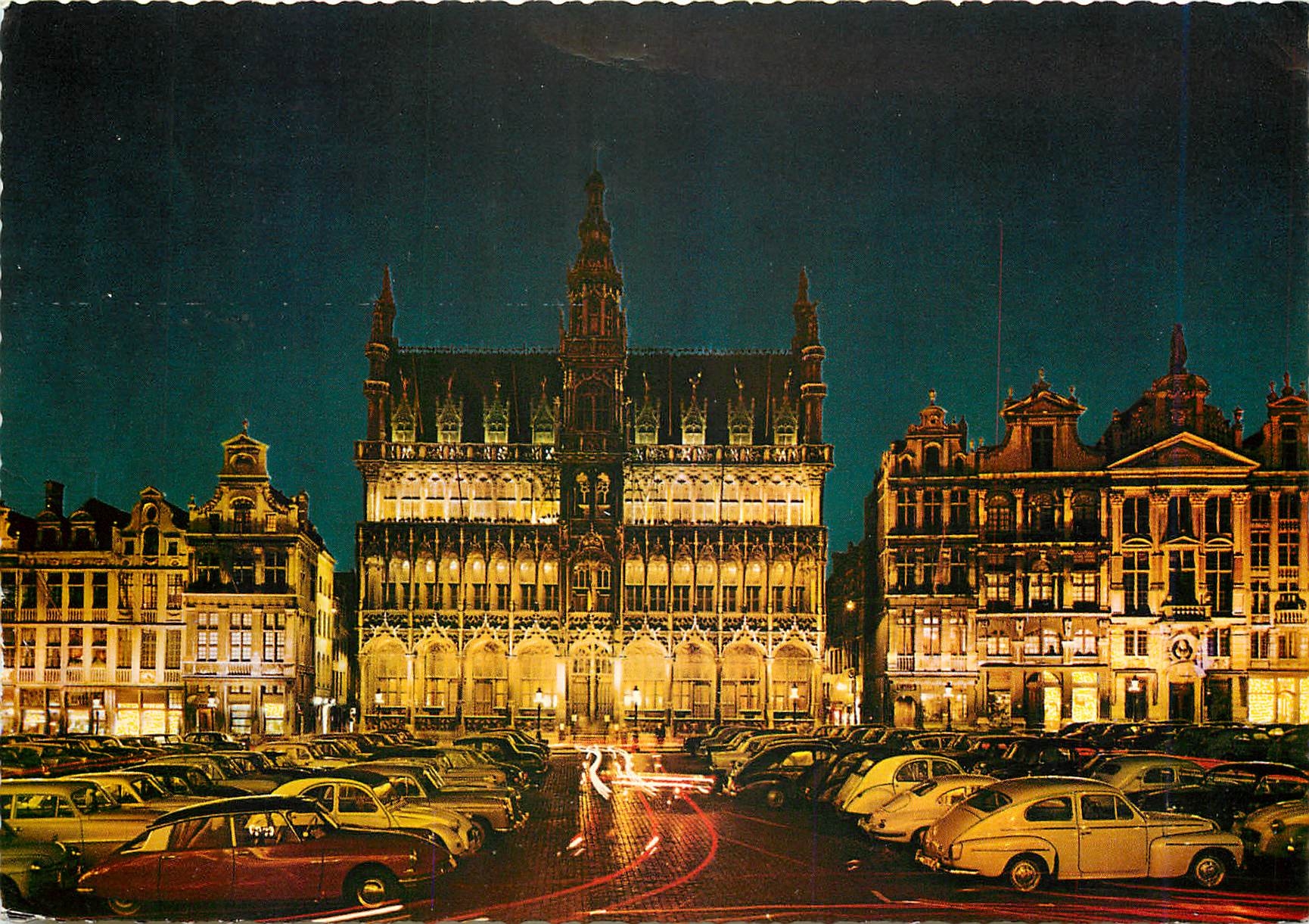 CPM Bruxelles Place et Maison du Roi la nuit 