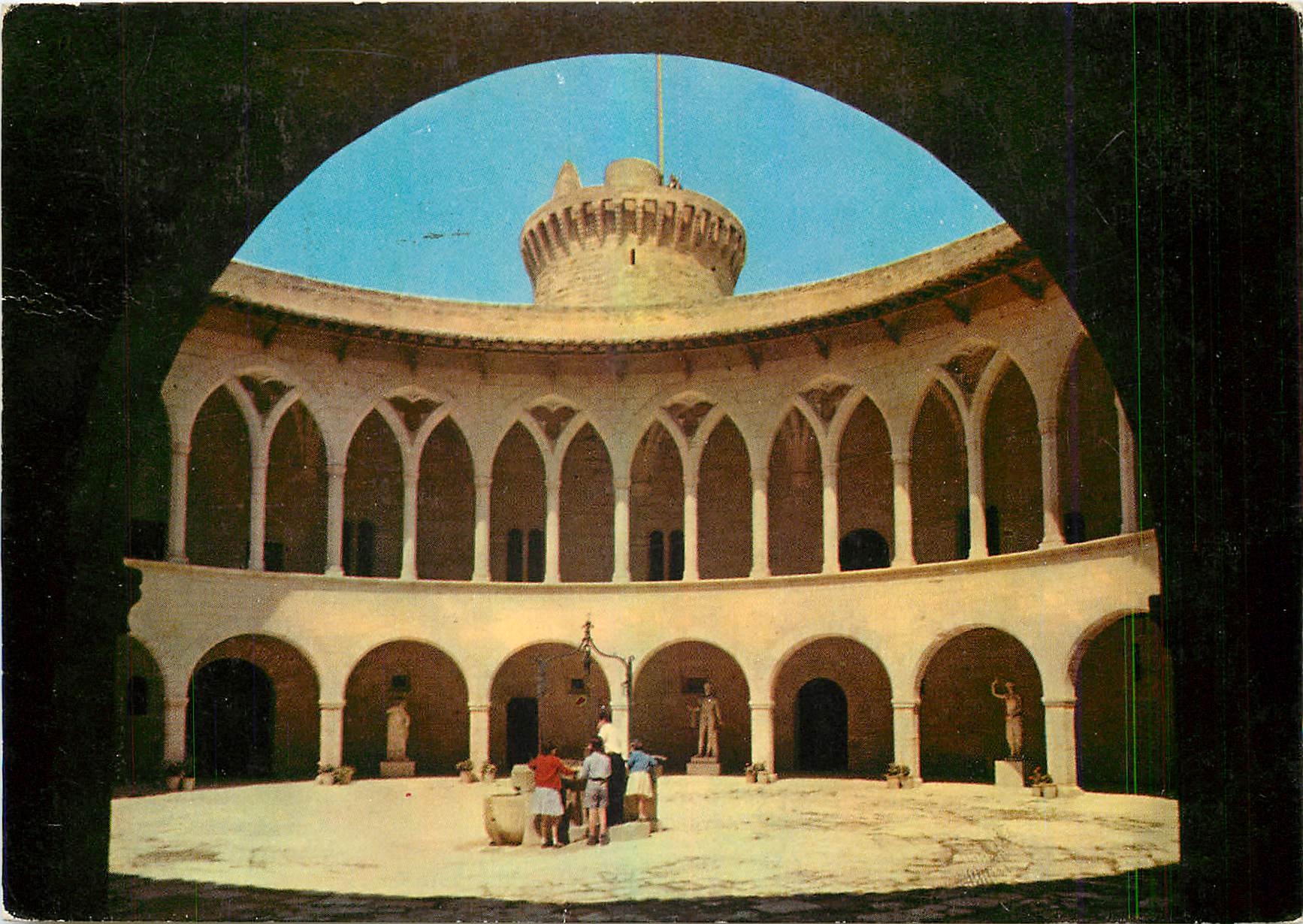 CPM Palma Mallorca Baleares Chateau de Bellver La cour 