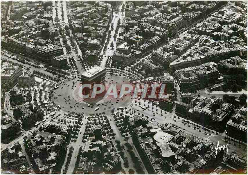 CPM Paris L'Arc de Triomphe et place de l'Etoile 