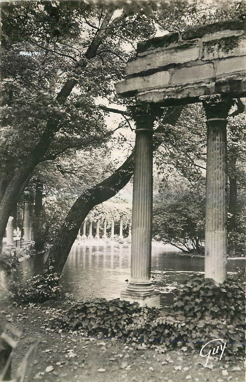 CPM Paris et ses Merveilles Le parc Monceau 