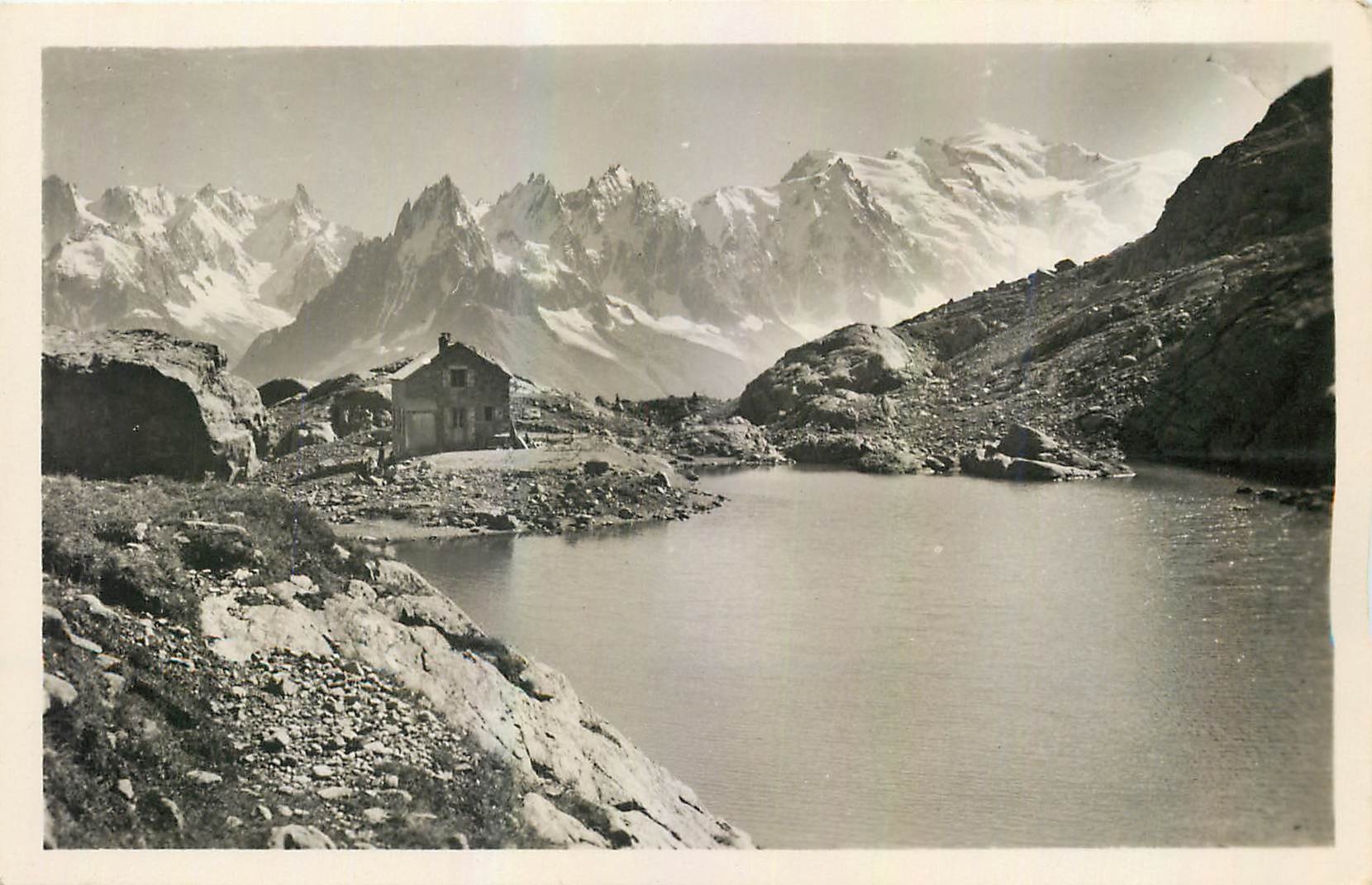 CPM Le Mont Blanc et les Aiguilles de Chamonix vus du Lac Blanc 
