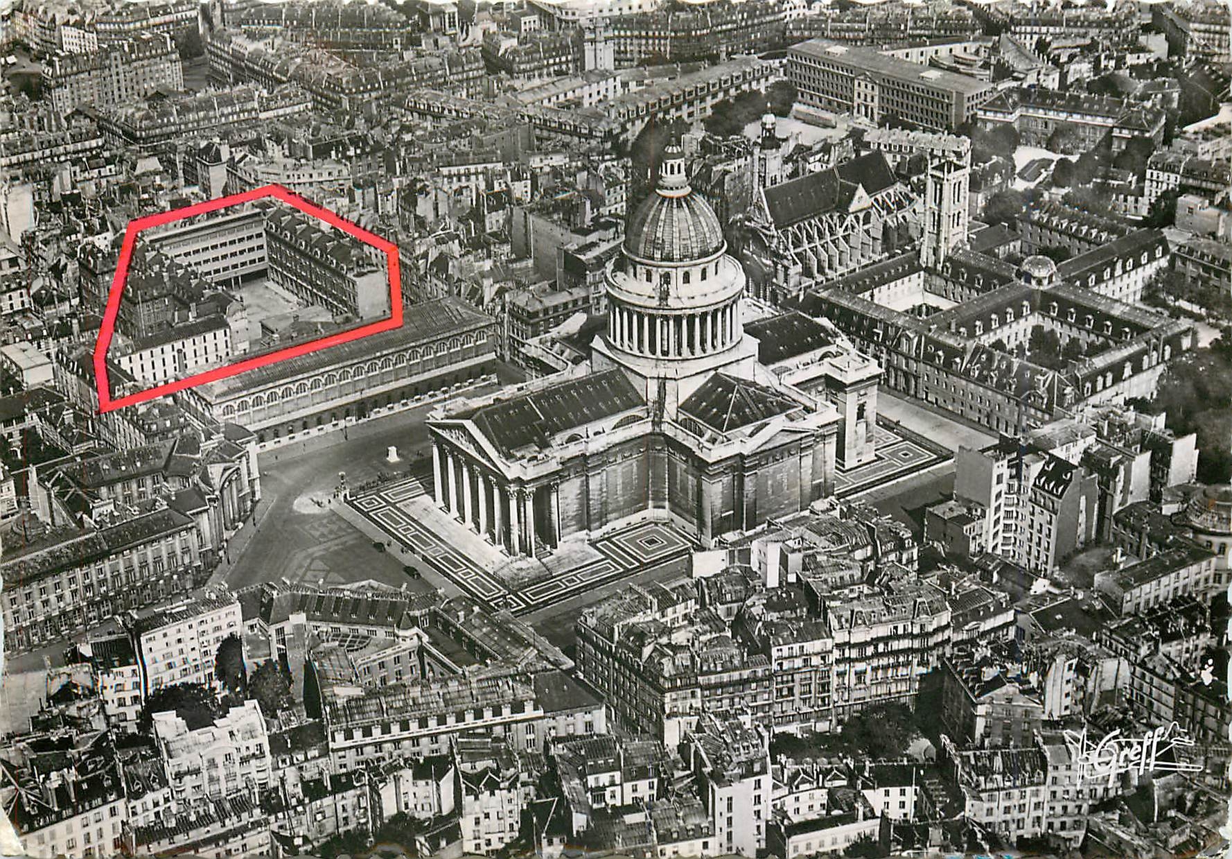 CPM Paris Vue aerienne Le Pantheon l'Eglise Saint Etienne du Mont 