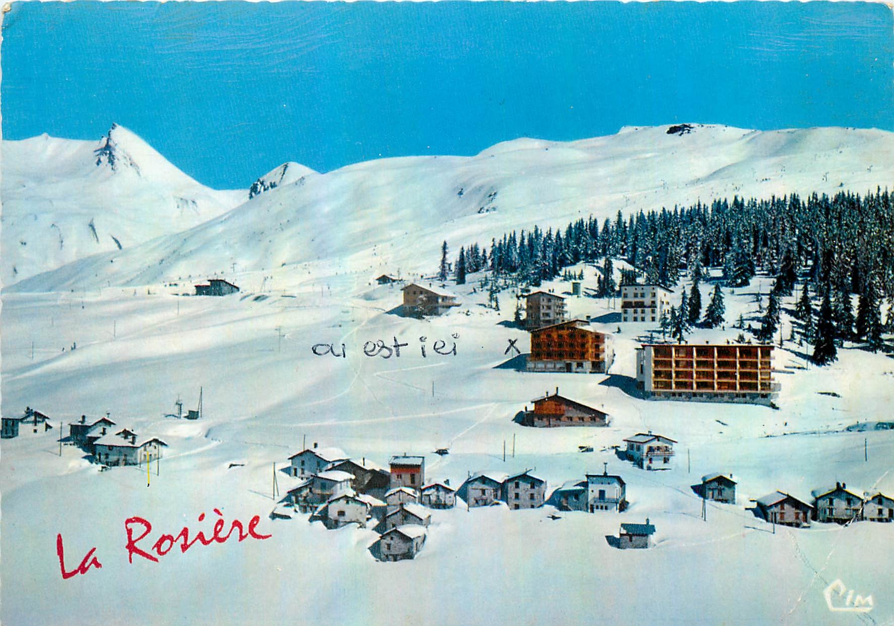 CPM La Rosiere Vue generale aerienne Au fond 