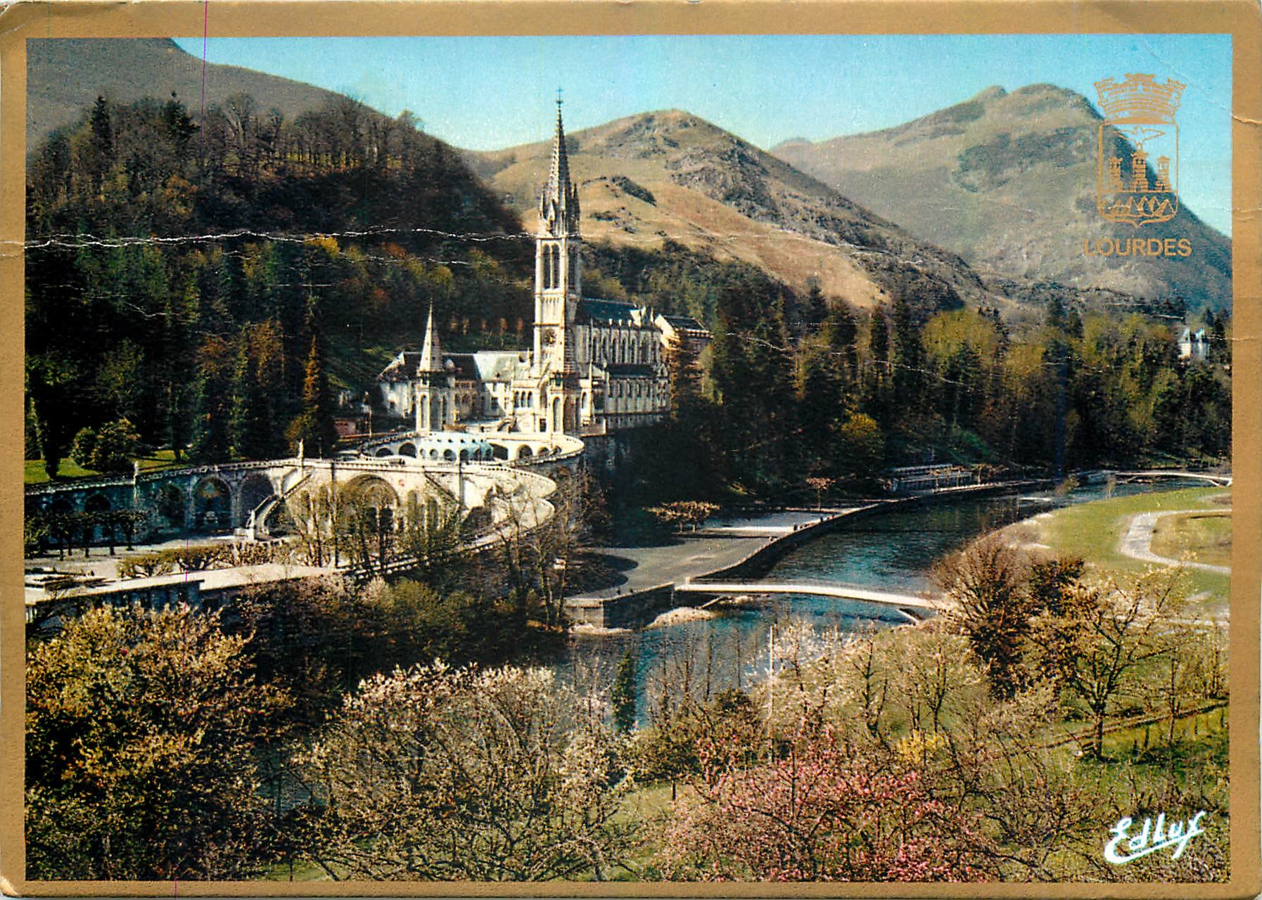 CPM Lourdes La Basilique le Gave et les nouveaux Ponts inaugures 
