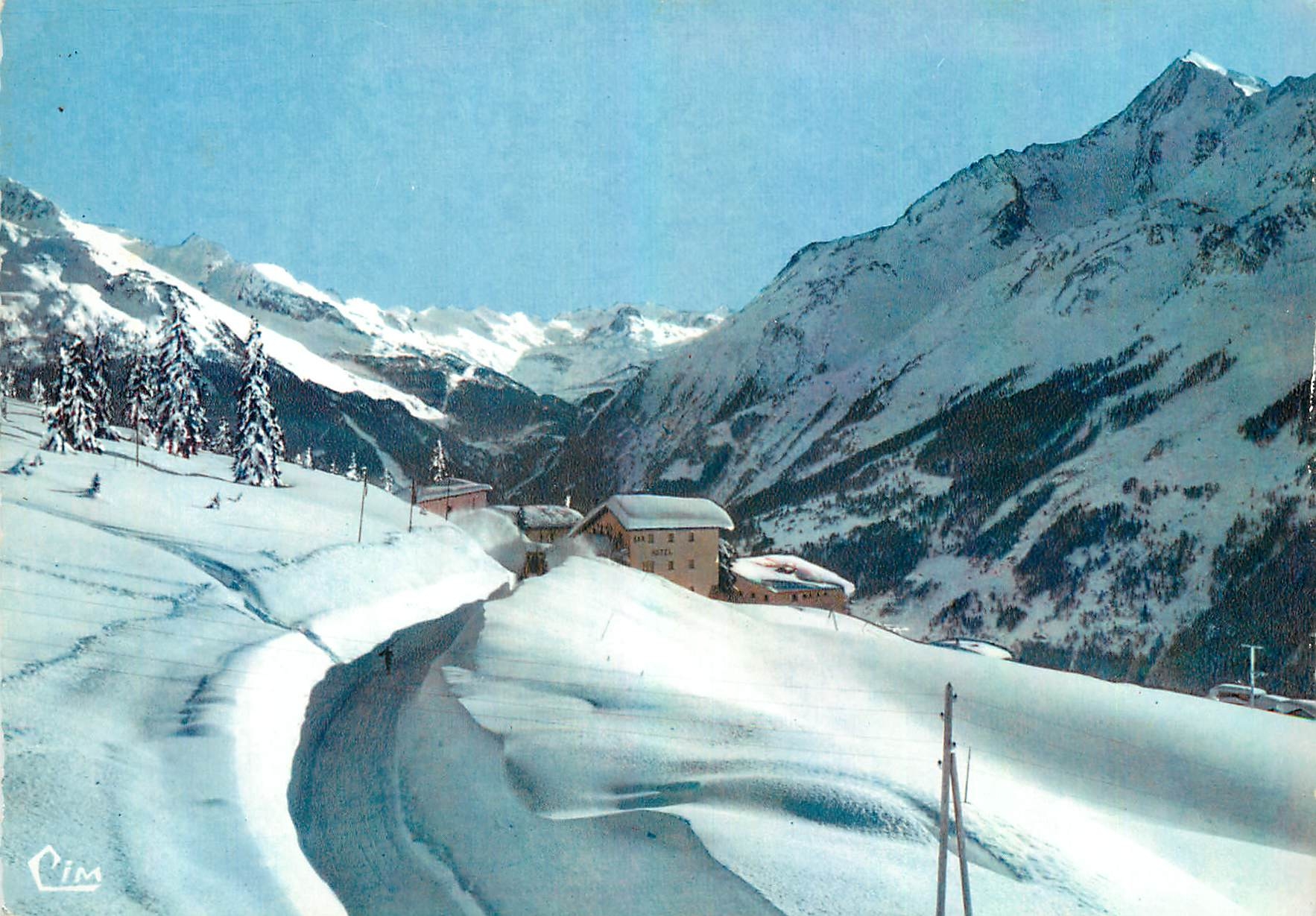 CPM La Rosiere Sports d'Hiver Vue partielle de la Station A droite le Mont Pourri 