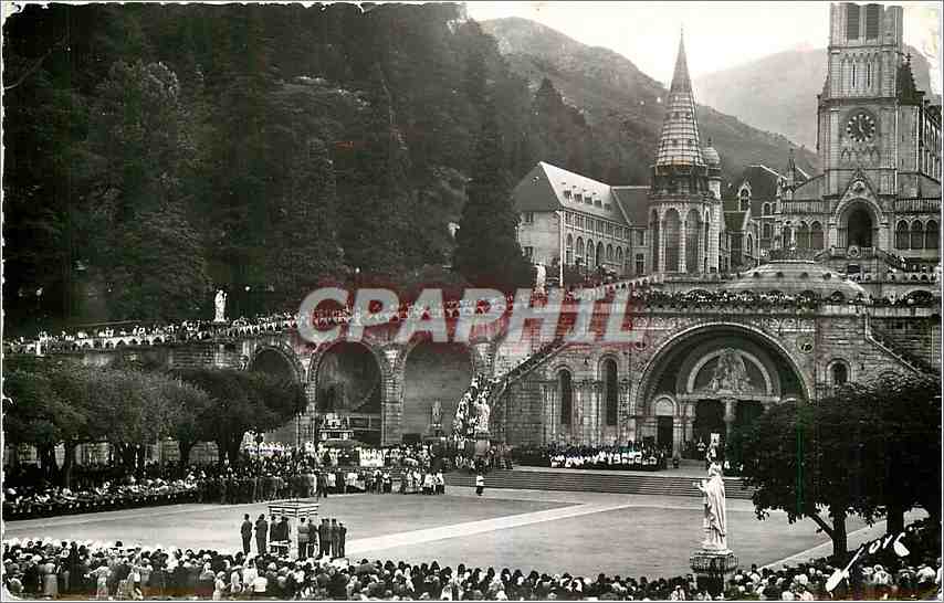 CPM Lourdes (H P) Les Sanctuaires la benediction des malades