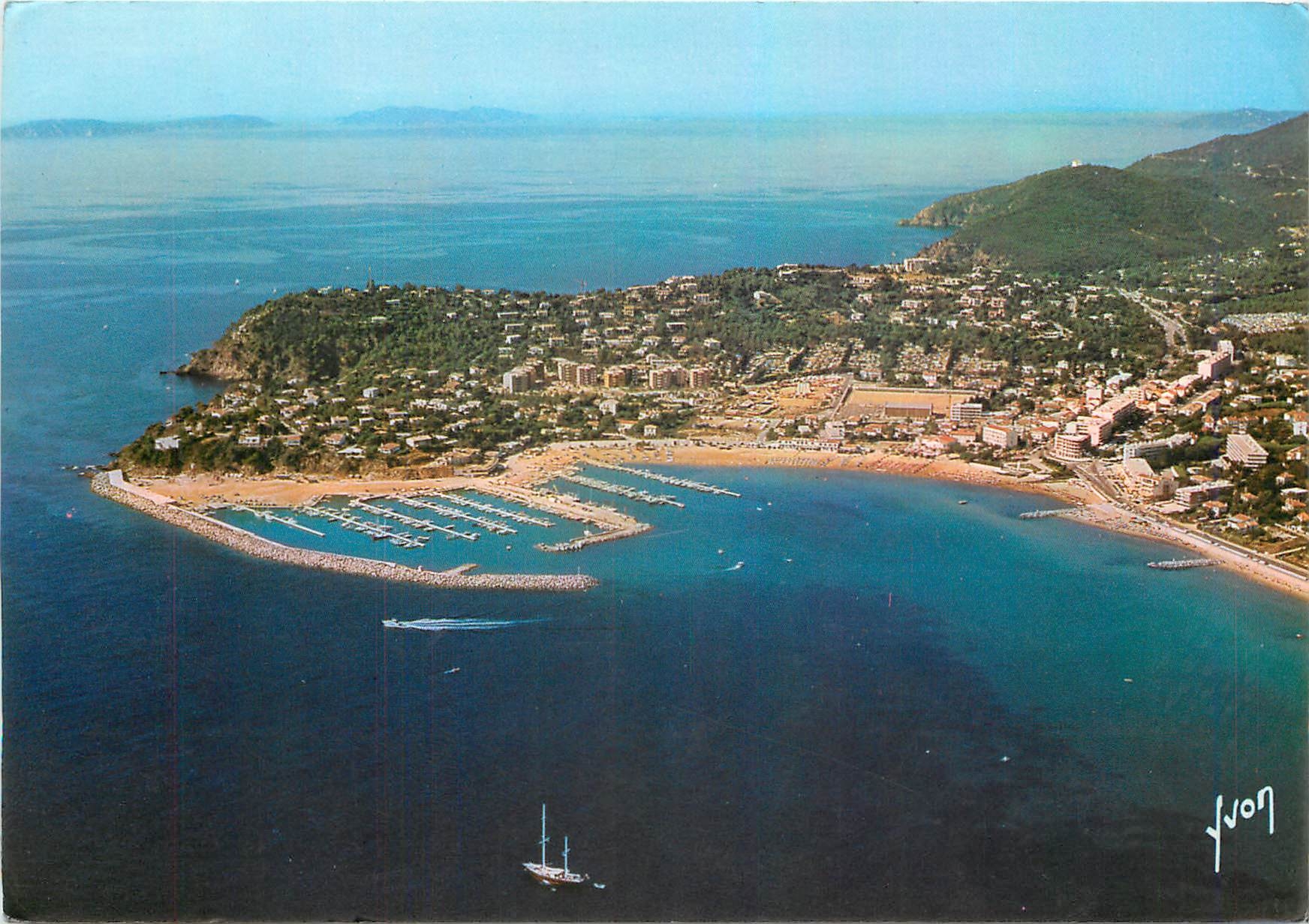 CPM Cavalaire sur Mer (Var) Vue generale le Port