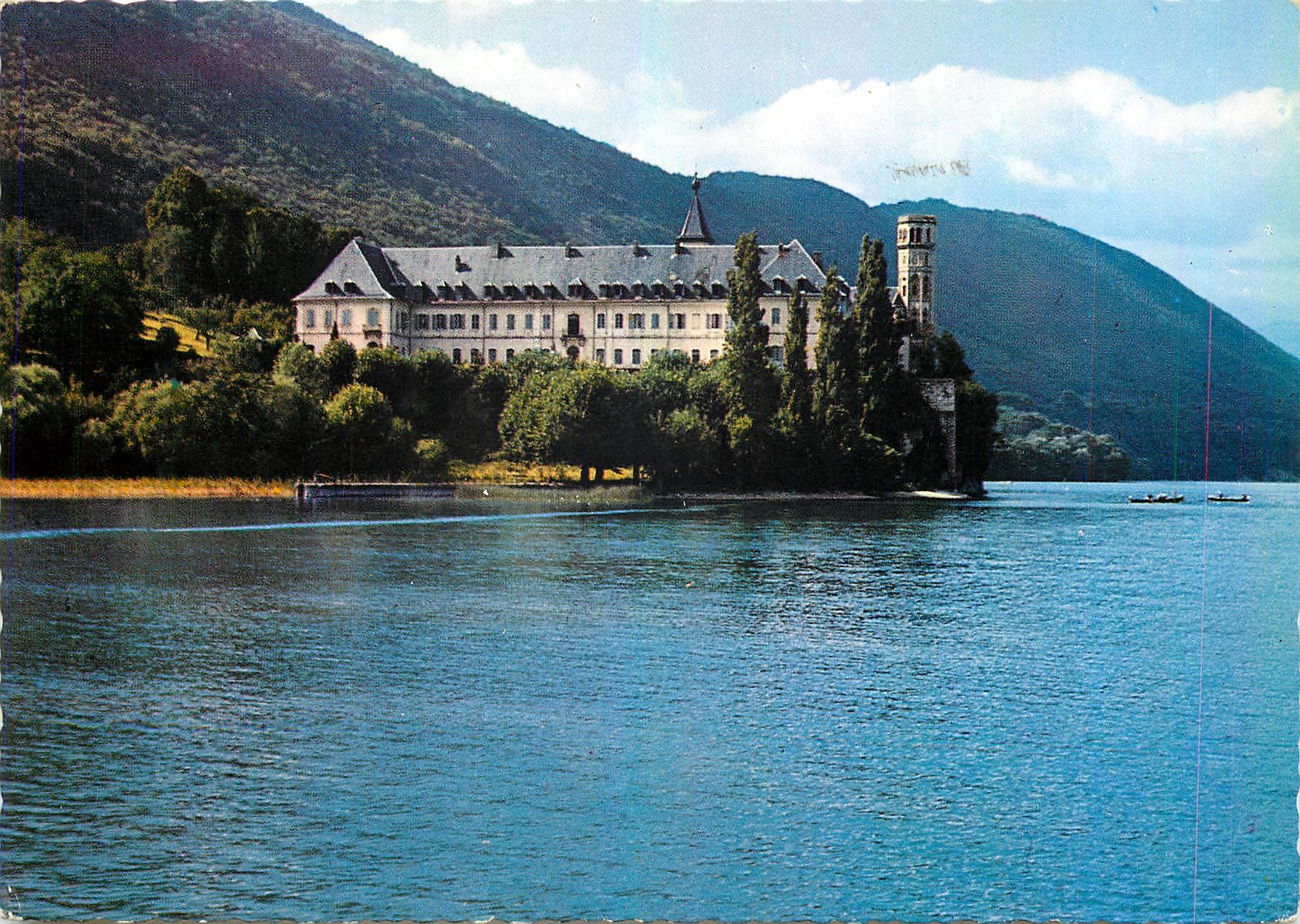 CPM Abbaye d'Hautecombe et la Tour St Andre sur le Lac du bourget