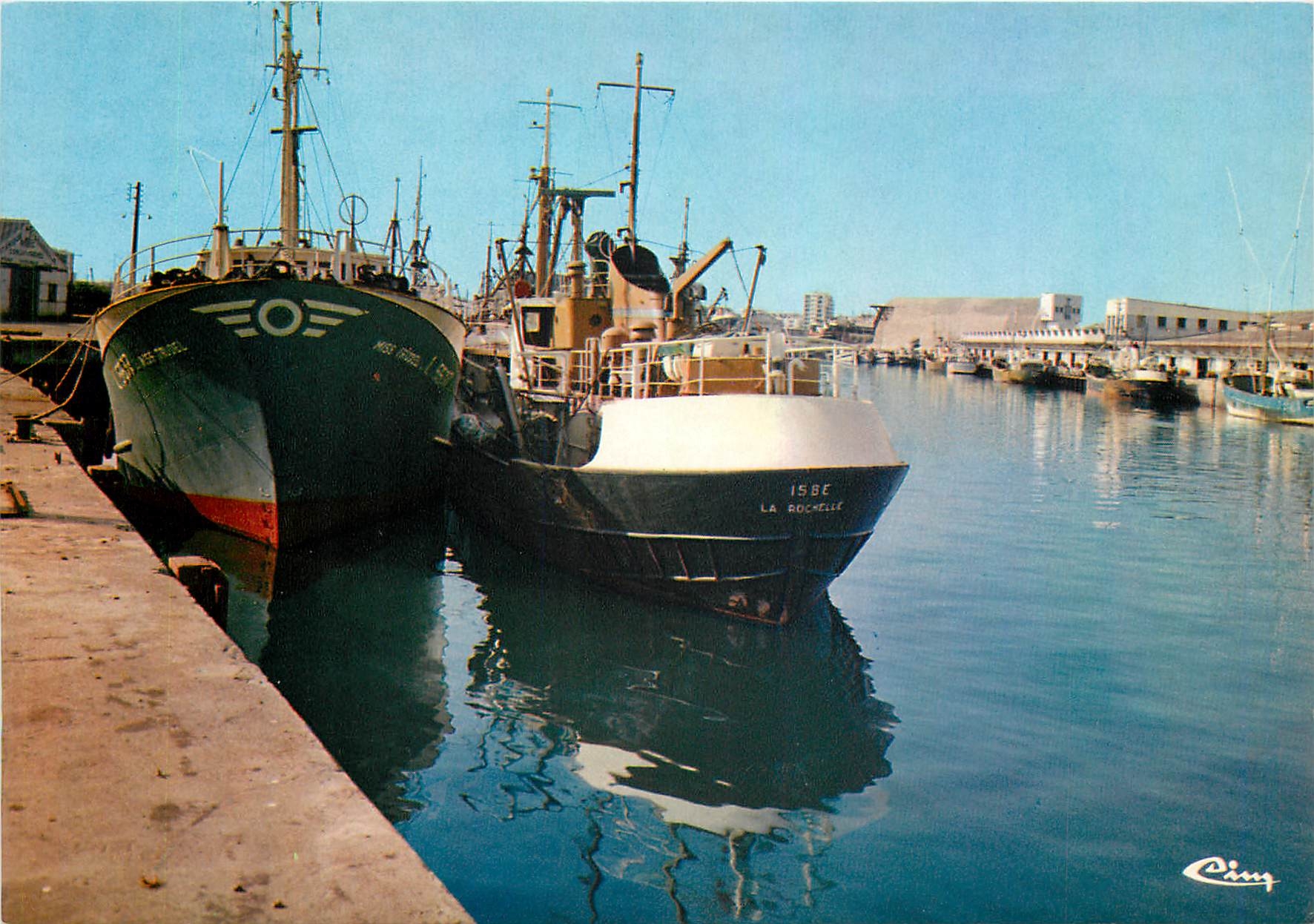 CPM Lorient (Morbihan) Le Port de Peche La rade ND des Victoires Bassin a flot Arsenal