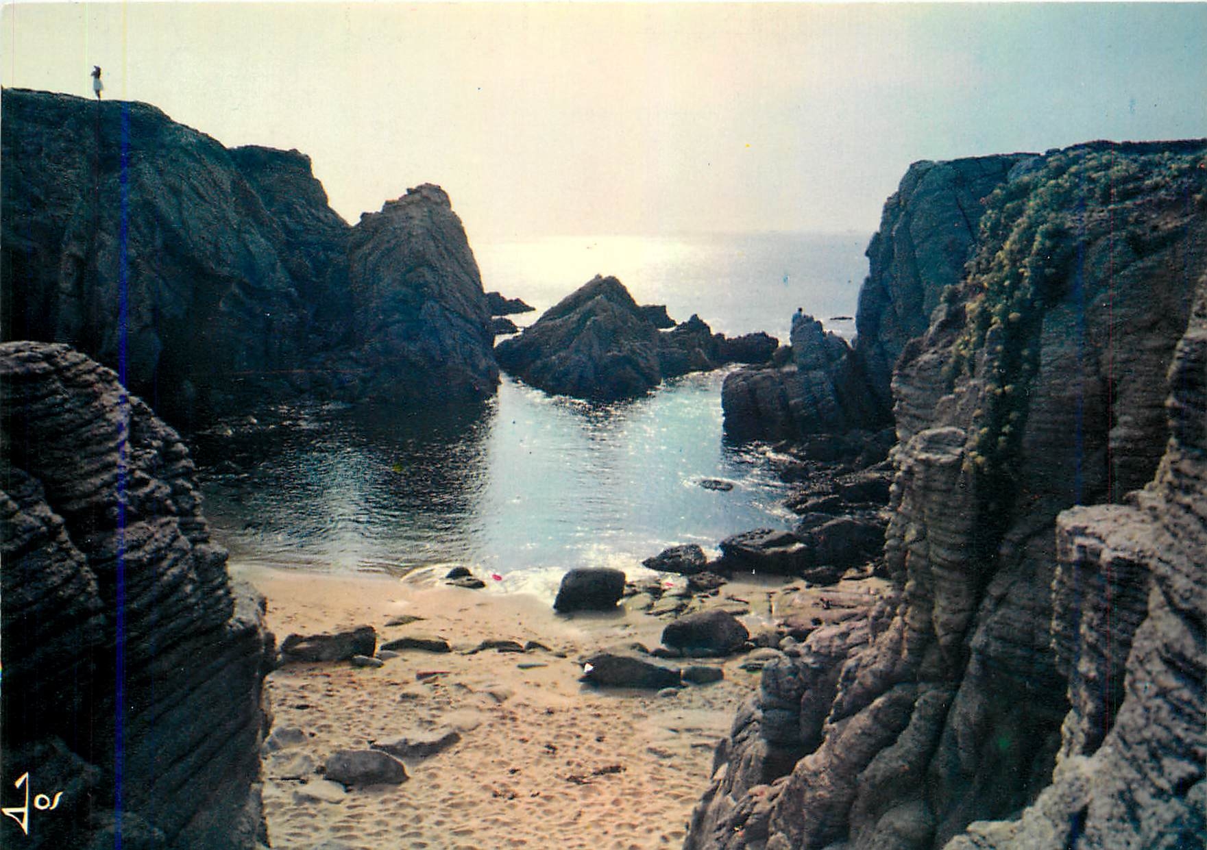 CPM La Bretagne ne Couelurzs Presqui'il de Quiberon Reflet de Soleil dans une petie crique de la cot