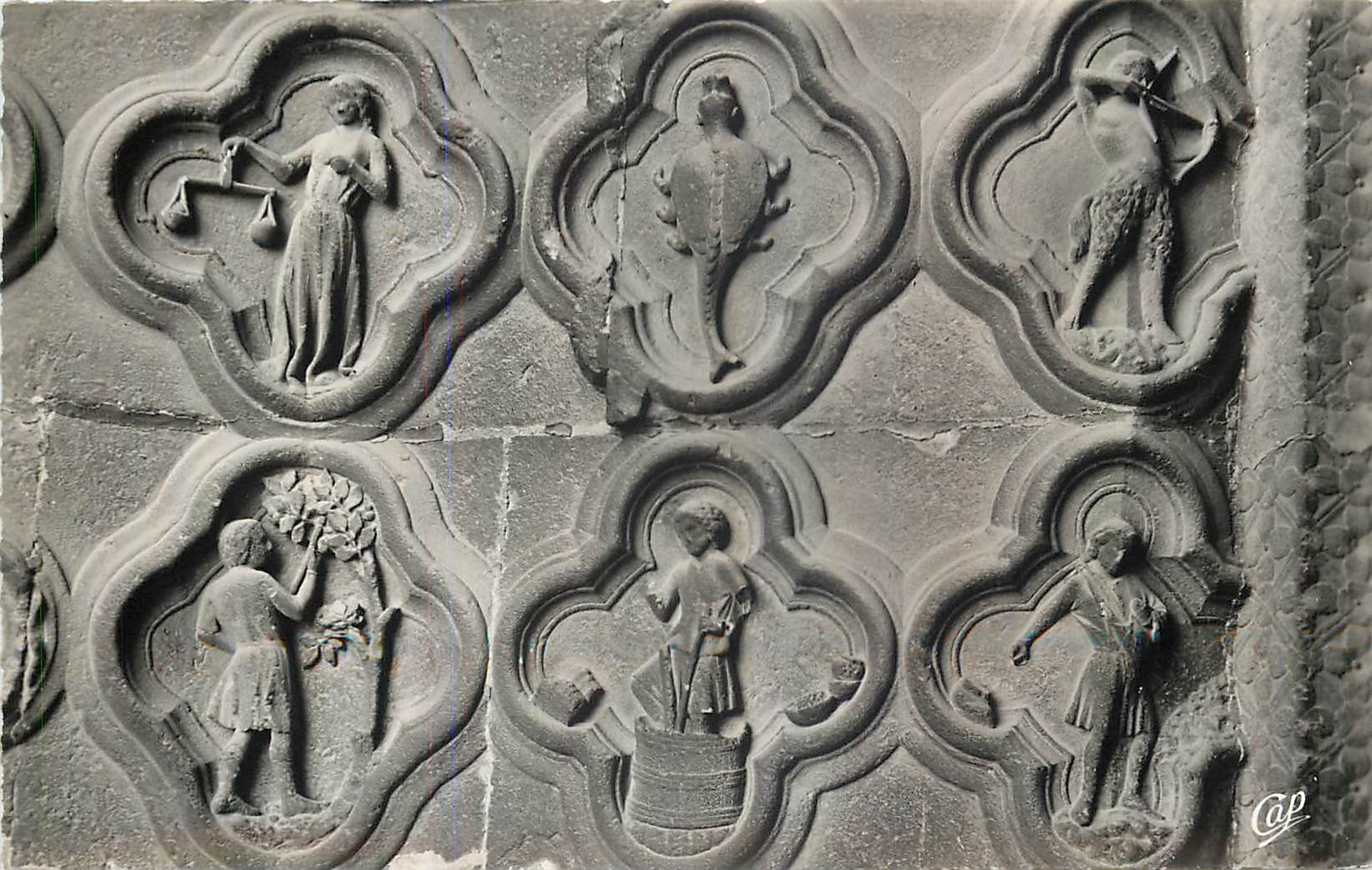 CPM Amiens La Cathedrale (XIIIes ) Septembre Oct Novembre