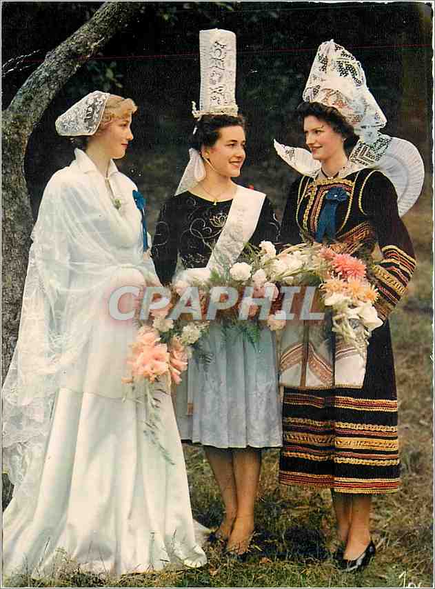Jeunes filles des Pays de Douarnenez, Elliant — Éditions du DOS, Châteaulin