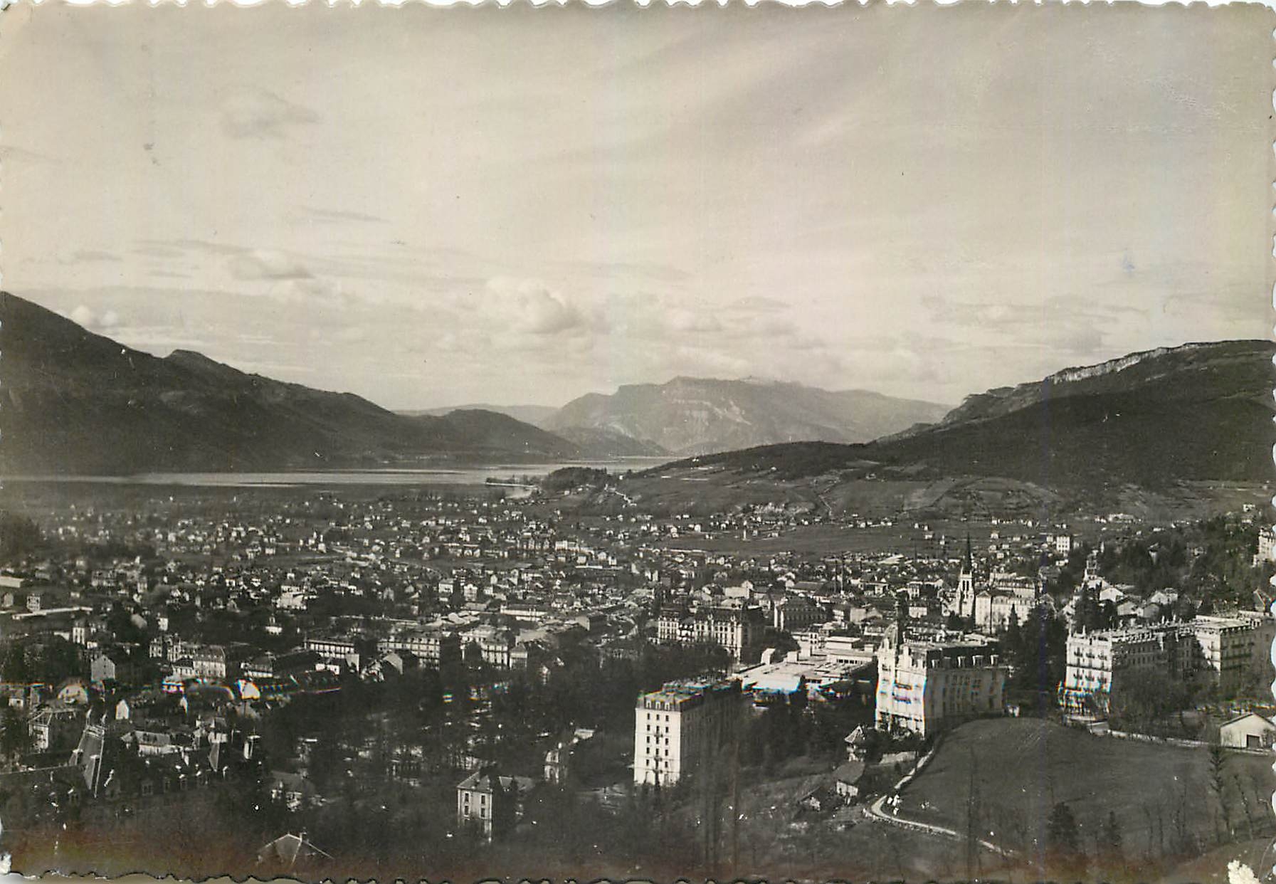 CPM Aix les Bains vue generale