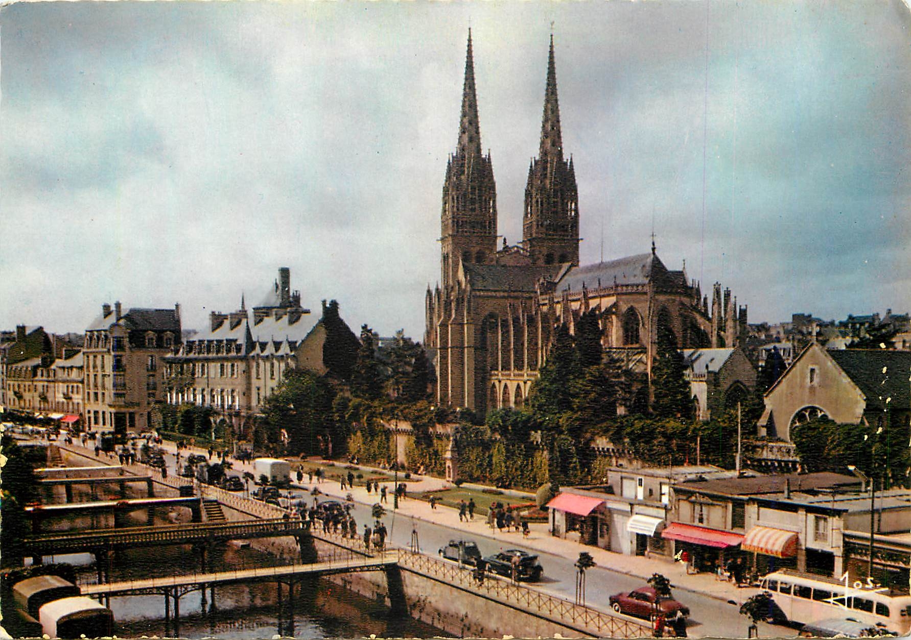 CPM La Bretagne en Couleurs Quimper (Finistere) La Cathedrale et quai de l'Odet